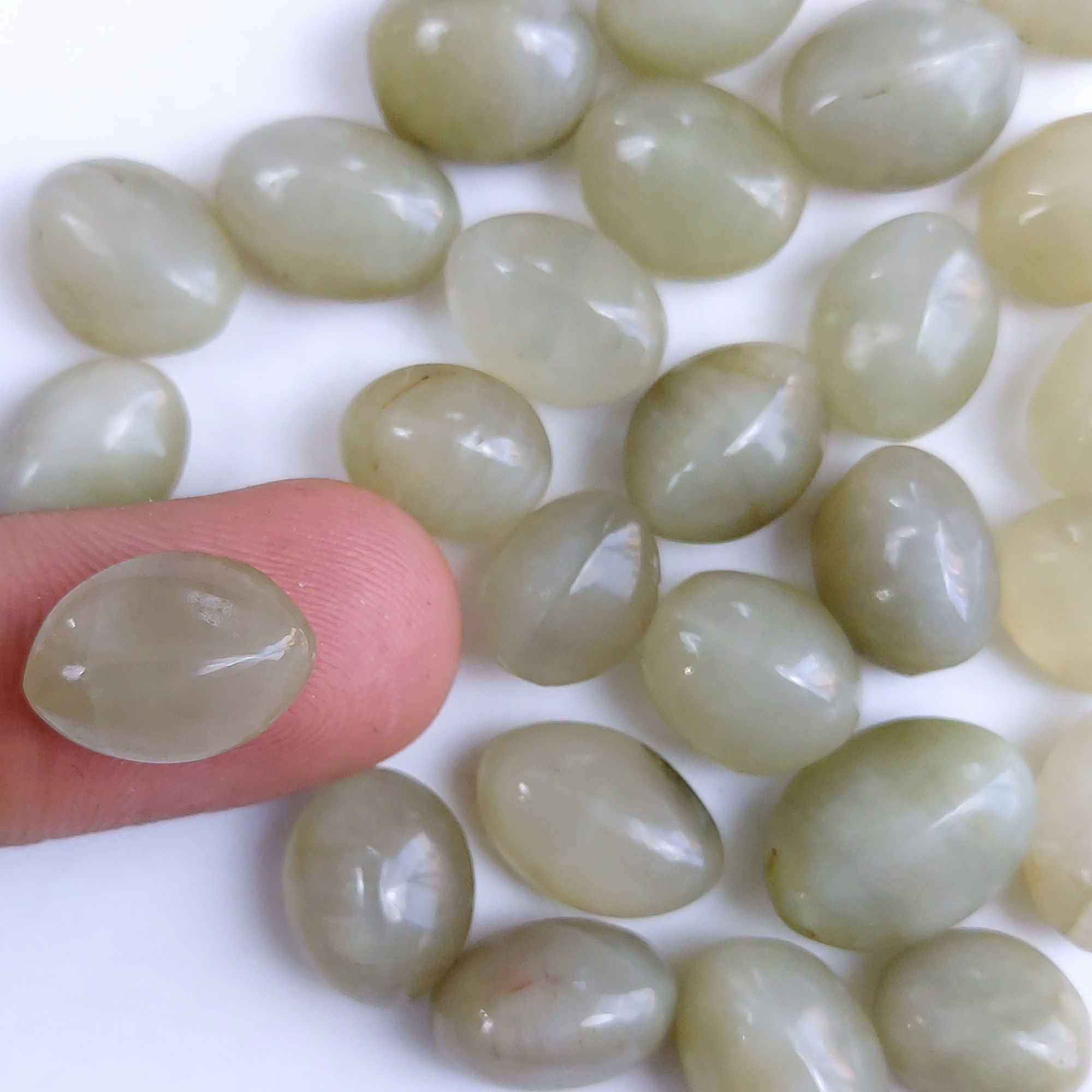 26Pcs 212Cts Natural Green Cats Eye Cabochon Loose Gemstone Semi Precious Jewelry Making Crystal Lot 15x10 12x10mm R-10620