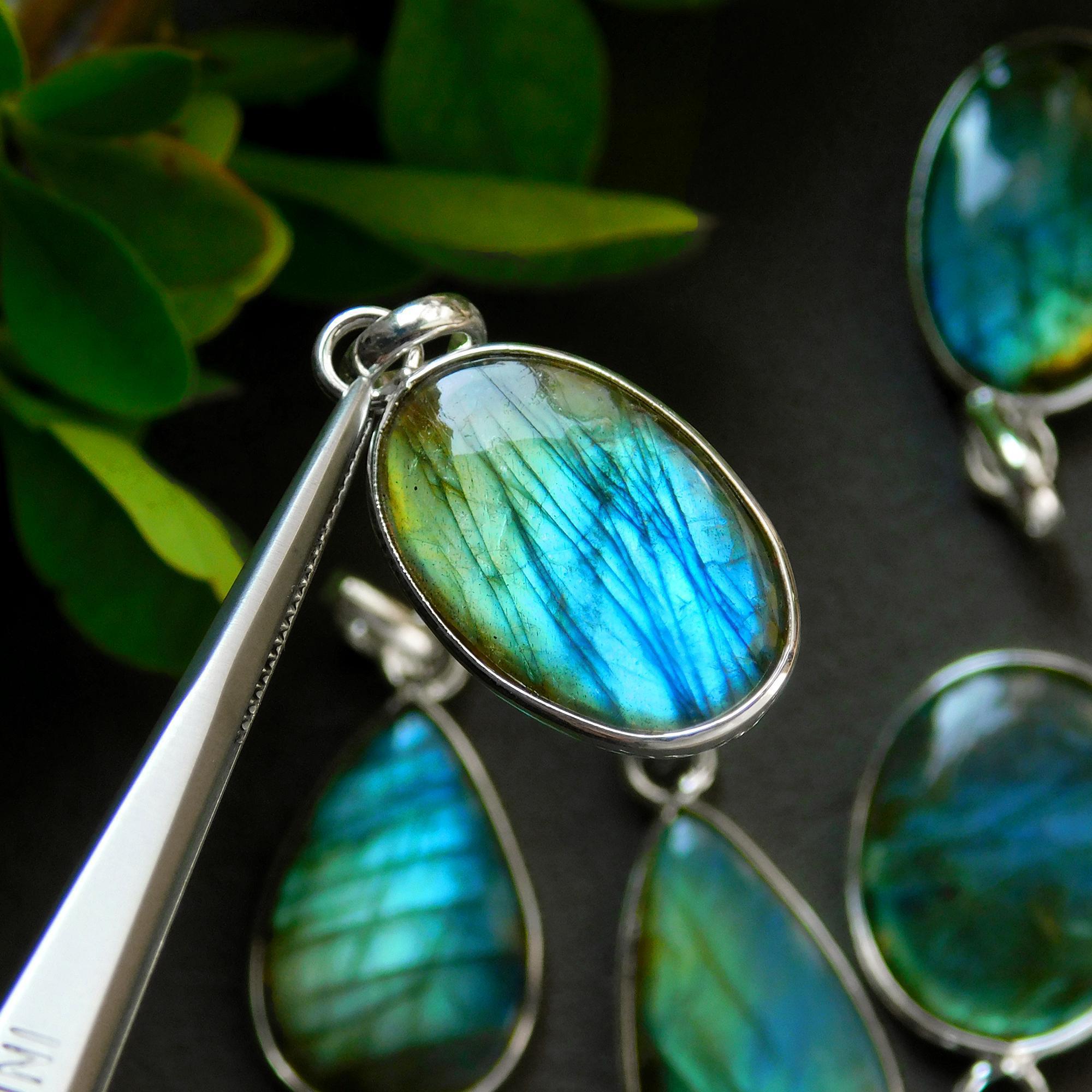 12 Pcs 158 Cts Natural Labradorite Silver Plated Pendant Semi-Precious Healing Crystal Jewelry Lots 16x29-13x25mm 12442