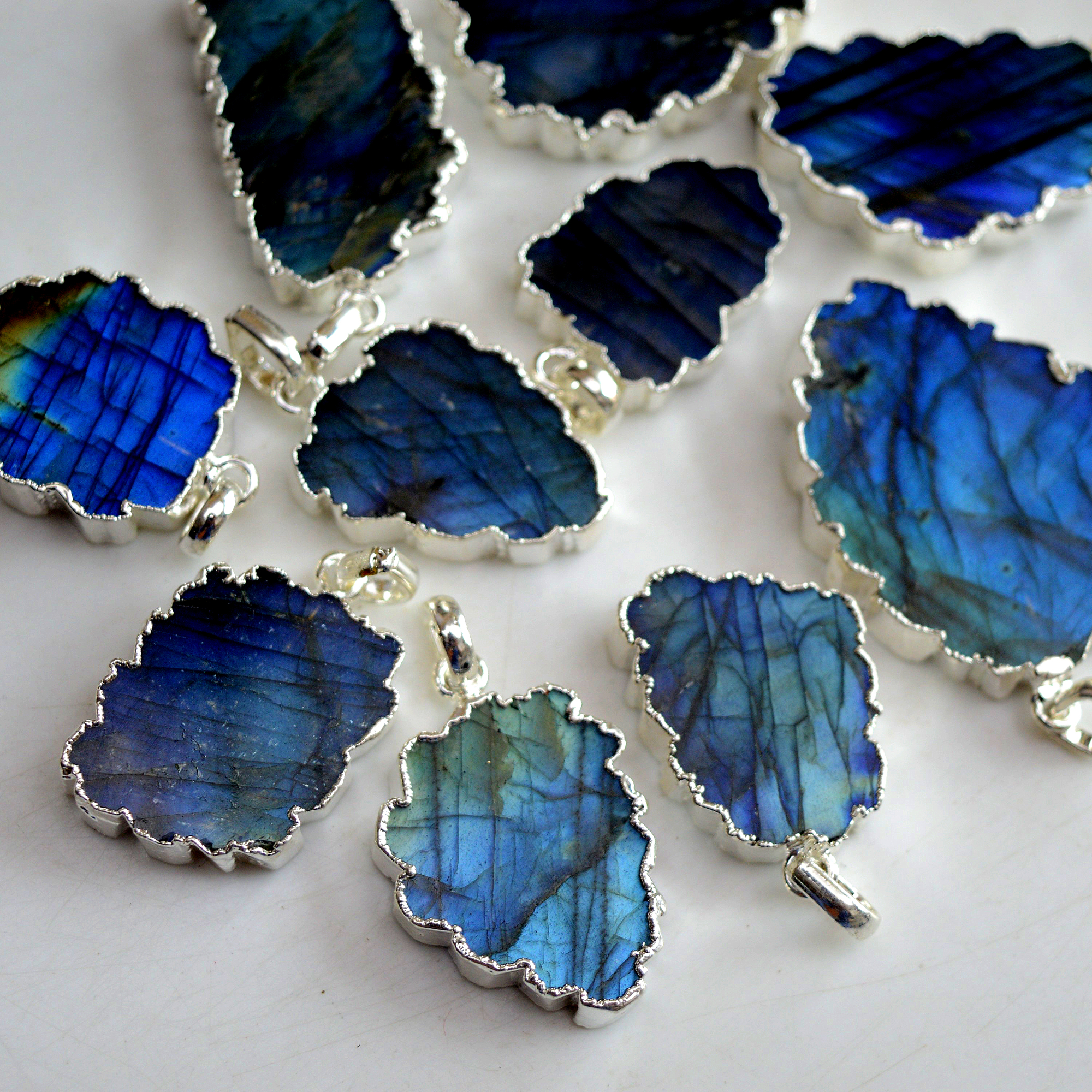 10 Pcs 409 Cts Natural Labradorite Silver Electroplated Slice Pendants 37x29-22x18mm R-13377