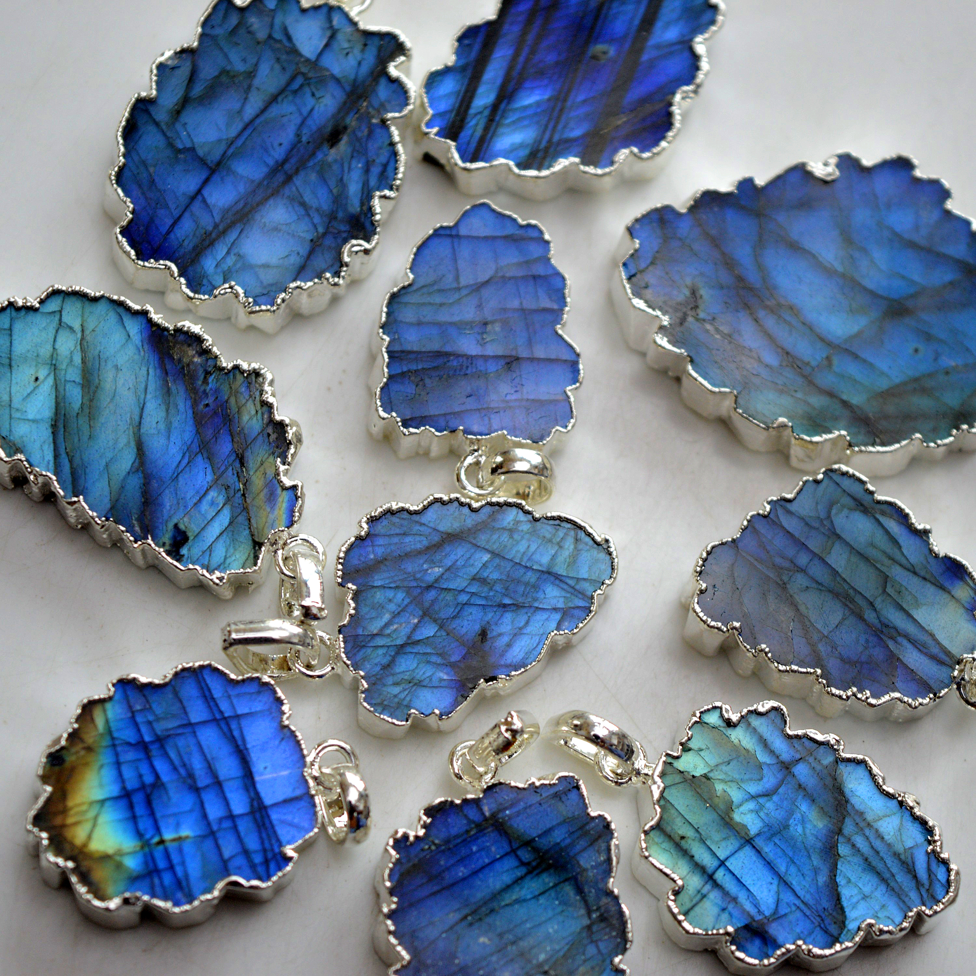 10 Pcs 409 Cts Natural Labradorite Silver Electroplated Slice Pendants 37x29-22x18mm R-13377