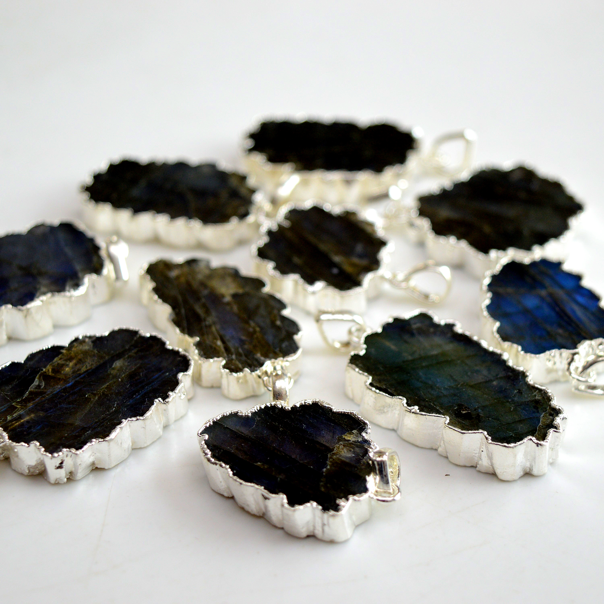 10 Pcs 375 Cts Natural Labradorite Silver Electroplated Slice Pendants 35x19-26x20mmR-13381