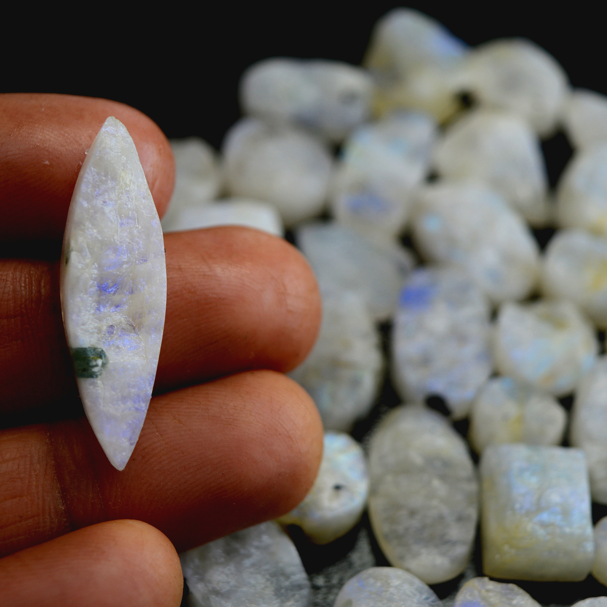 31 Pcs 363 Cts Natural Rainbow Moonstone Druzy Rough Loose Gemstone Lot Size 28x20-9x9mm R-13409