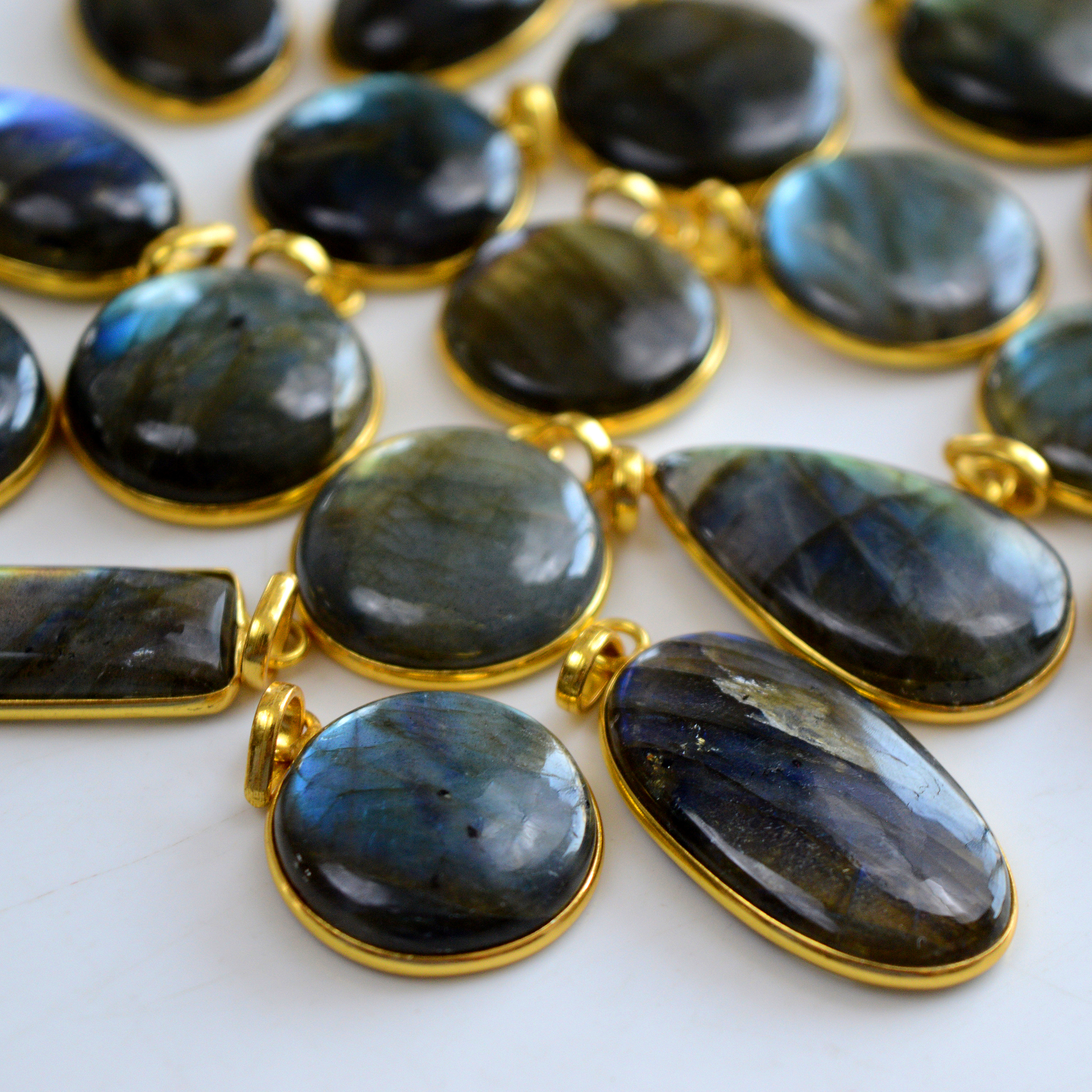 19 Pcs 506 Cts Natural Labradorite Gold Cabochon Pendant Lot 30x19-20x15mm R-13418