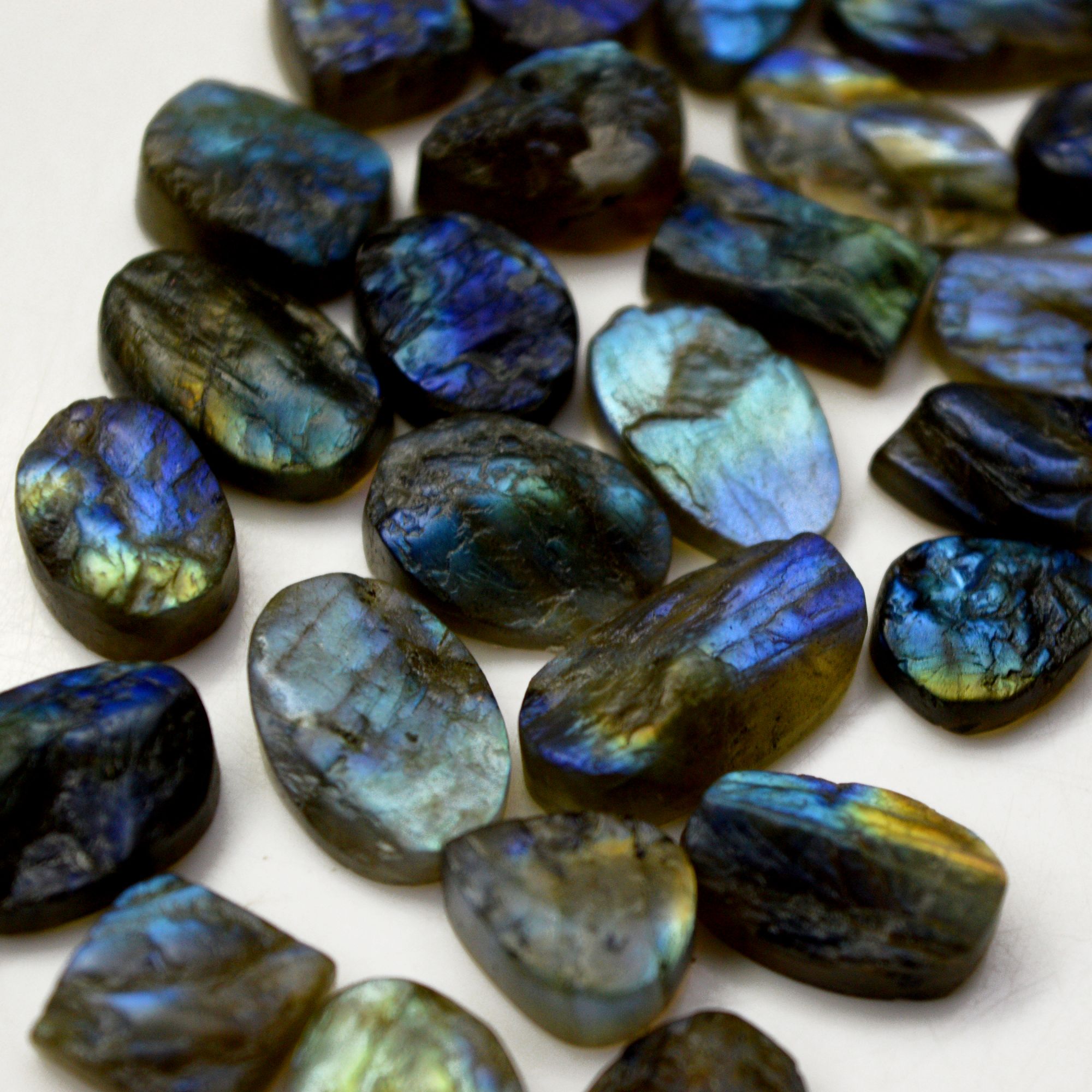 26 Pcs 198 Cts Natural Labradorite Druzy Rough Multi fire Mix Shape Gemstone Lot Size 10x10-23x9mm R-13477