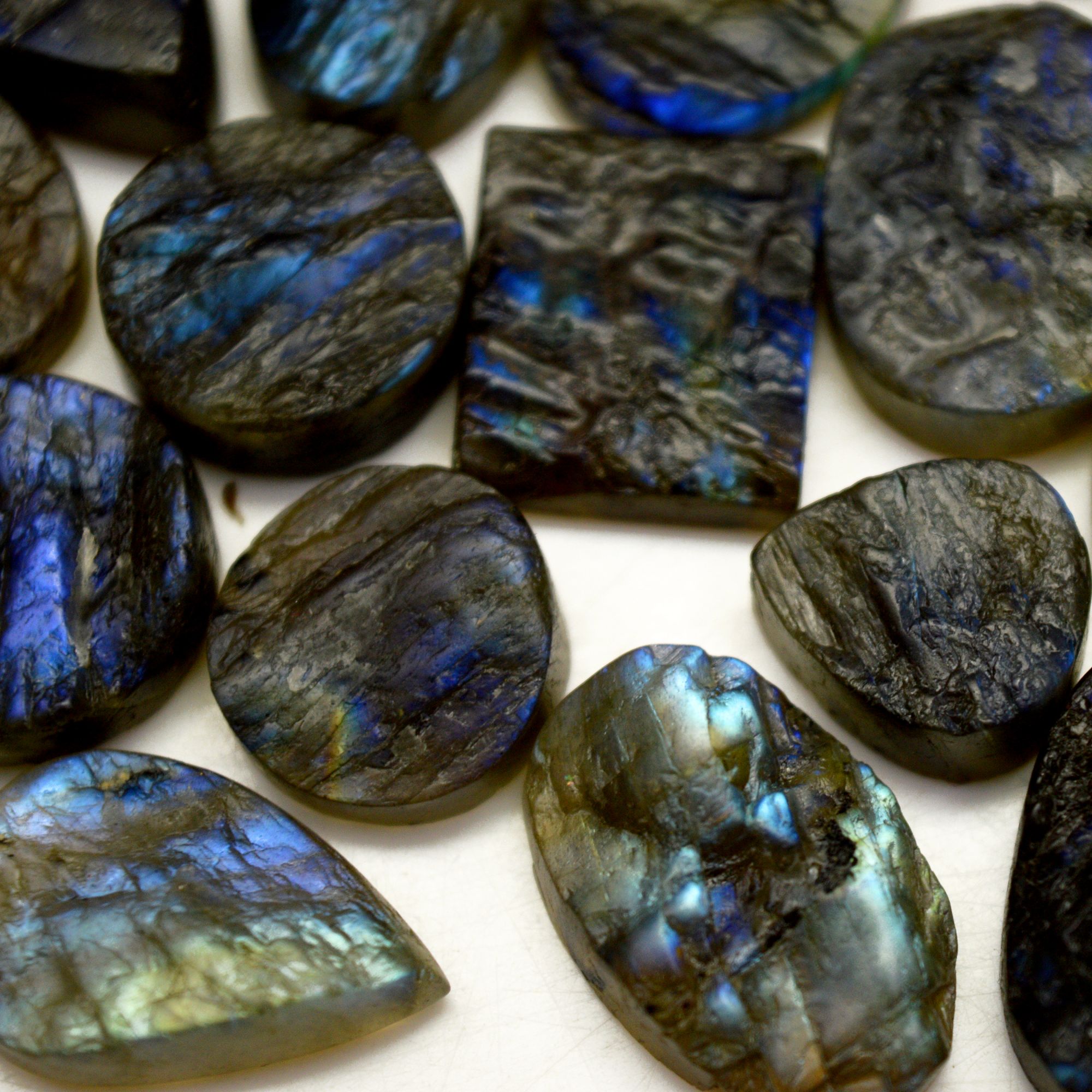26 Pcs 433 Cts Natural Labradorite Druzy Rough Multi fire Mix Shape Gemstone Lot Size 13x13-28x14mm R-13494