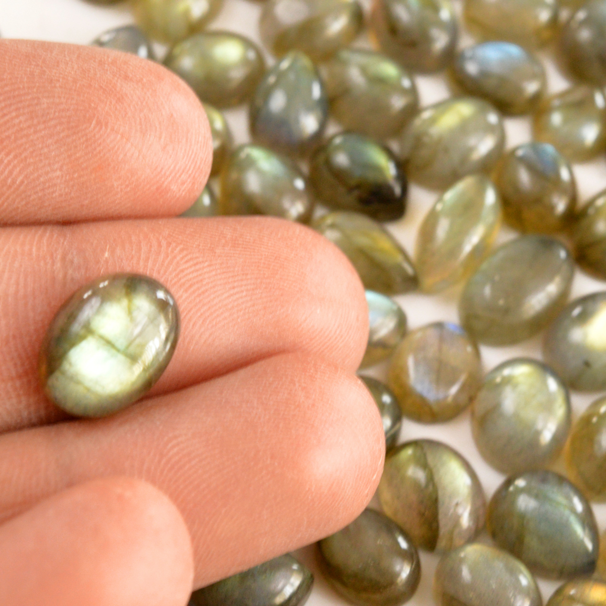 119 Pcs 447 Cts Natural Labradorite Cabochon Loose Gemstone Jewelry Semi-Precious Healing Crystal Lots 9x7 13x9mm R-13721