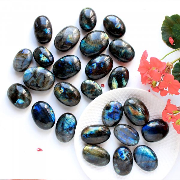25Pcs 7412Cts Natural Multi Fire Labradorite Palm Stone Tumble Cabochon Loose Gemstone Lot Size 57x43 41x30mm