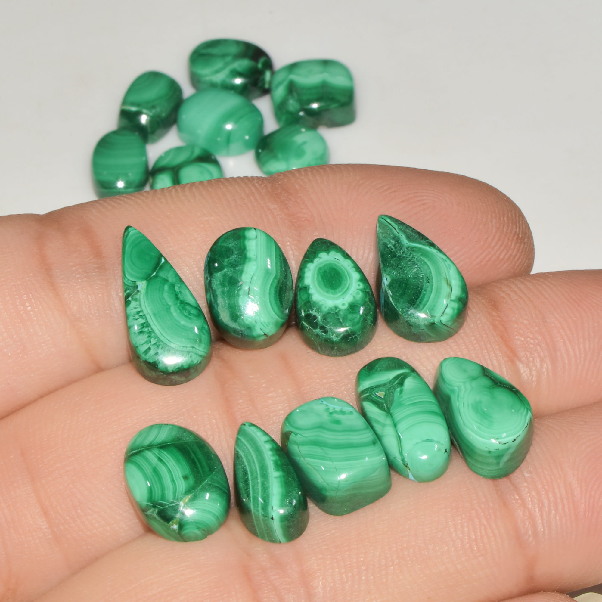 18Pcs 89Cts Natural Green Malachite Loose Cabochon Jewelry Making Gemstone Lot 17x9 11x6mm 18006