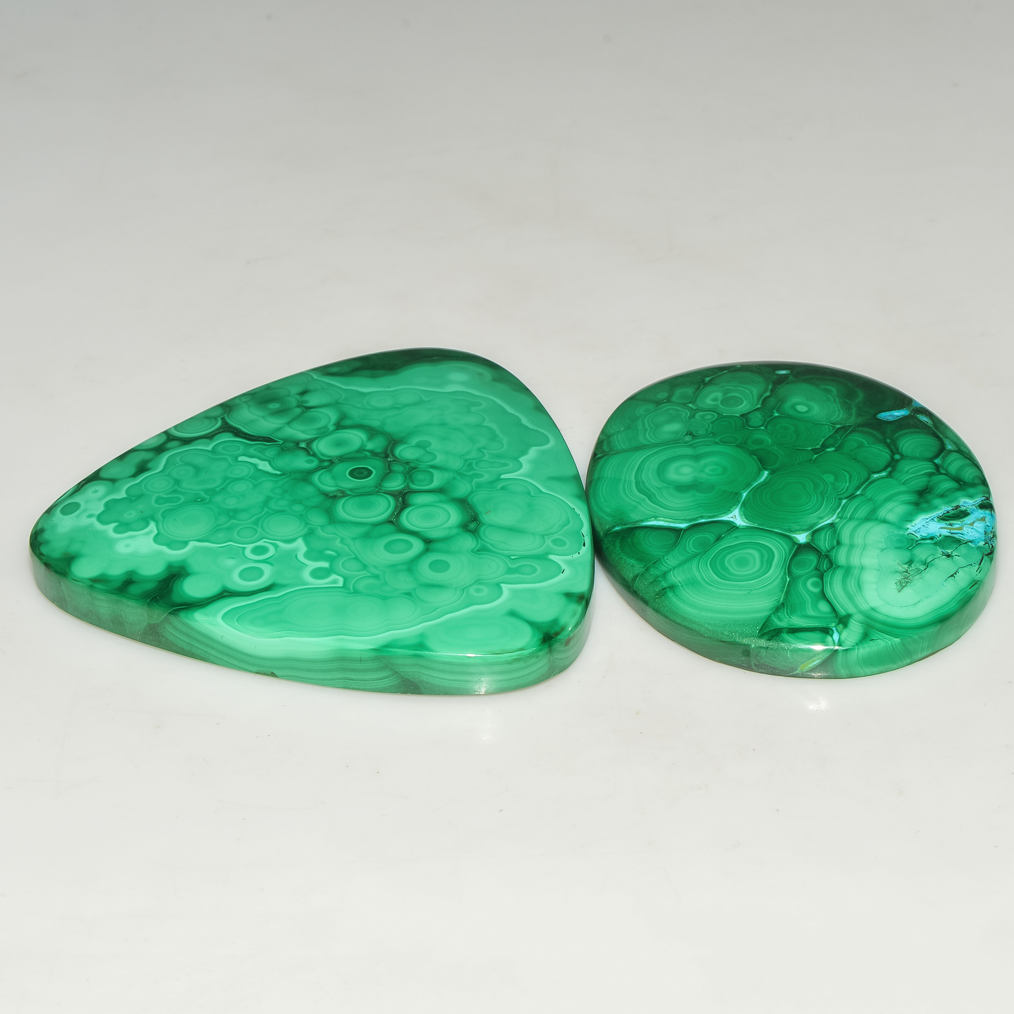 2Pcs 340Cts Natural Green Malachite Cabochon Lot Gemstone Healing Crystals Mix Shapes and Sizes 50x50 48x35mm 18063