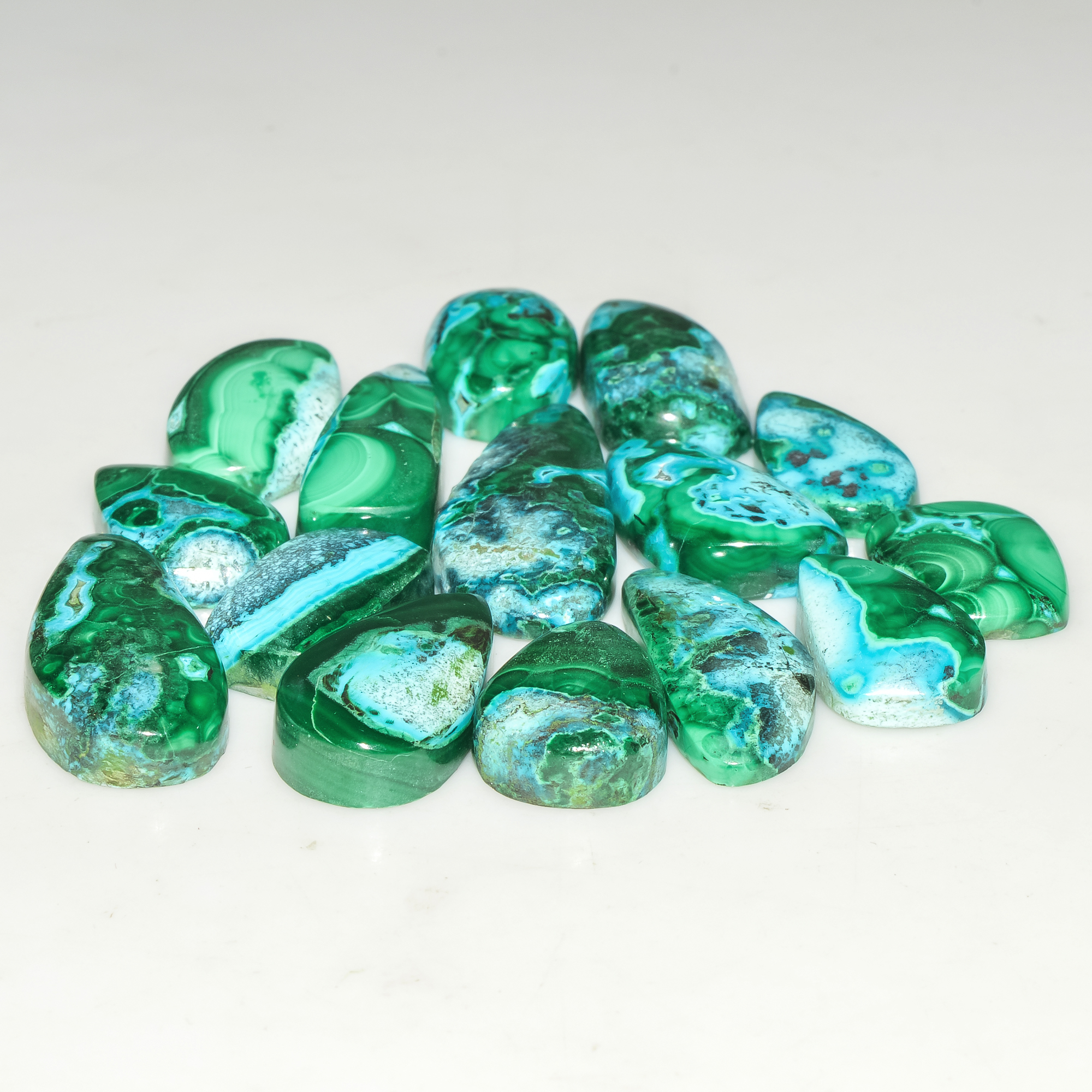 15Pcs 130Cts Malachite Gemstone Lot Natural Crystal For Healing and Reiki 25x10 15x8mm 18066