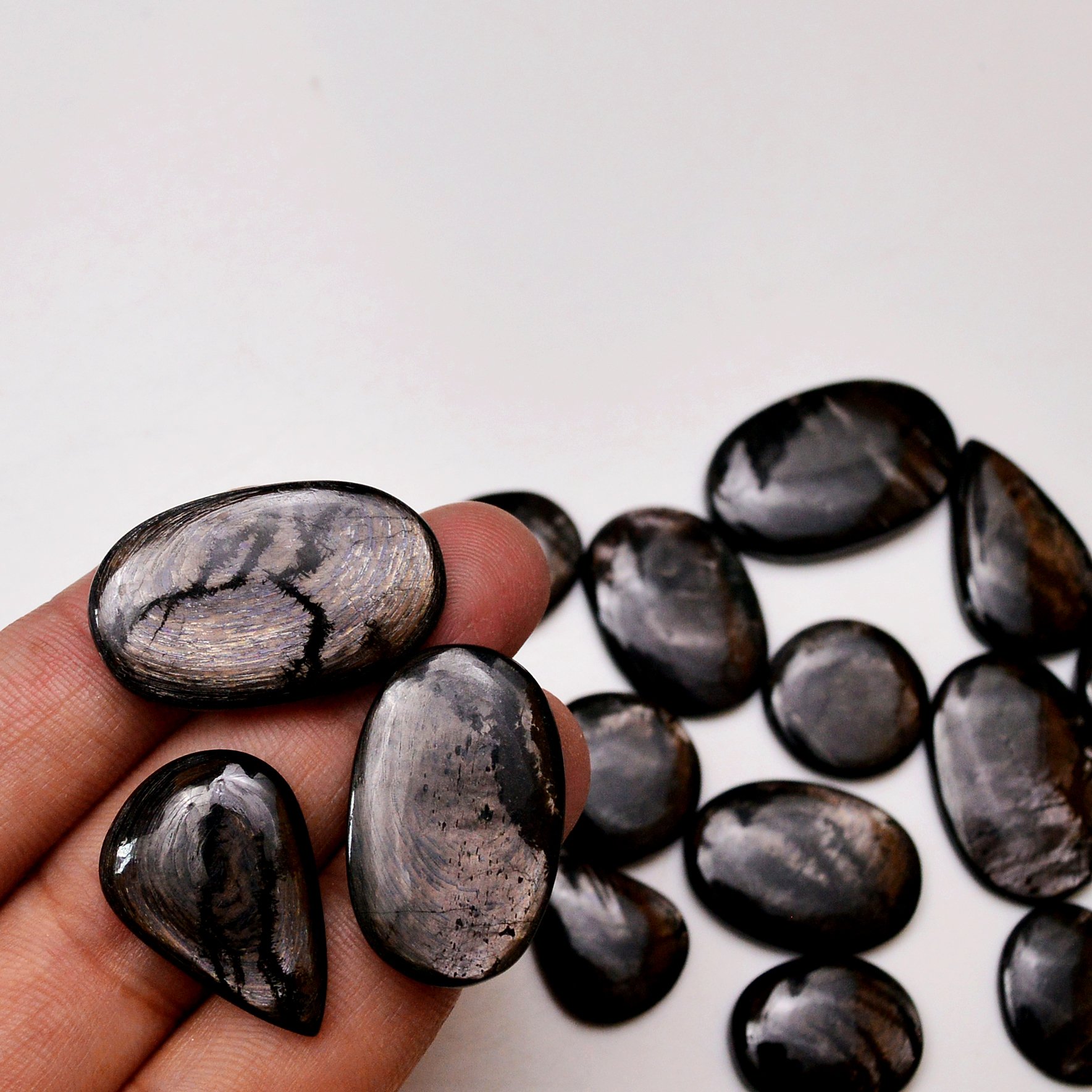 15 Pcs 294 Cts Natural Hypersthene Gemstone Cabochon Lot 31x19 17x17mm 18958