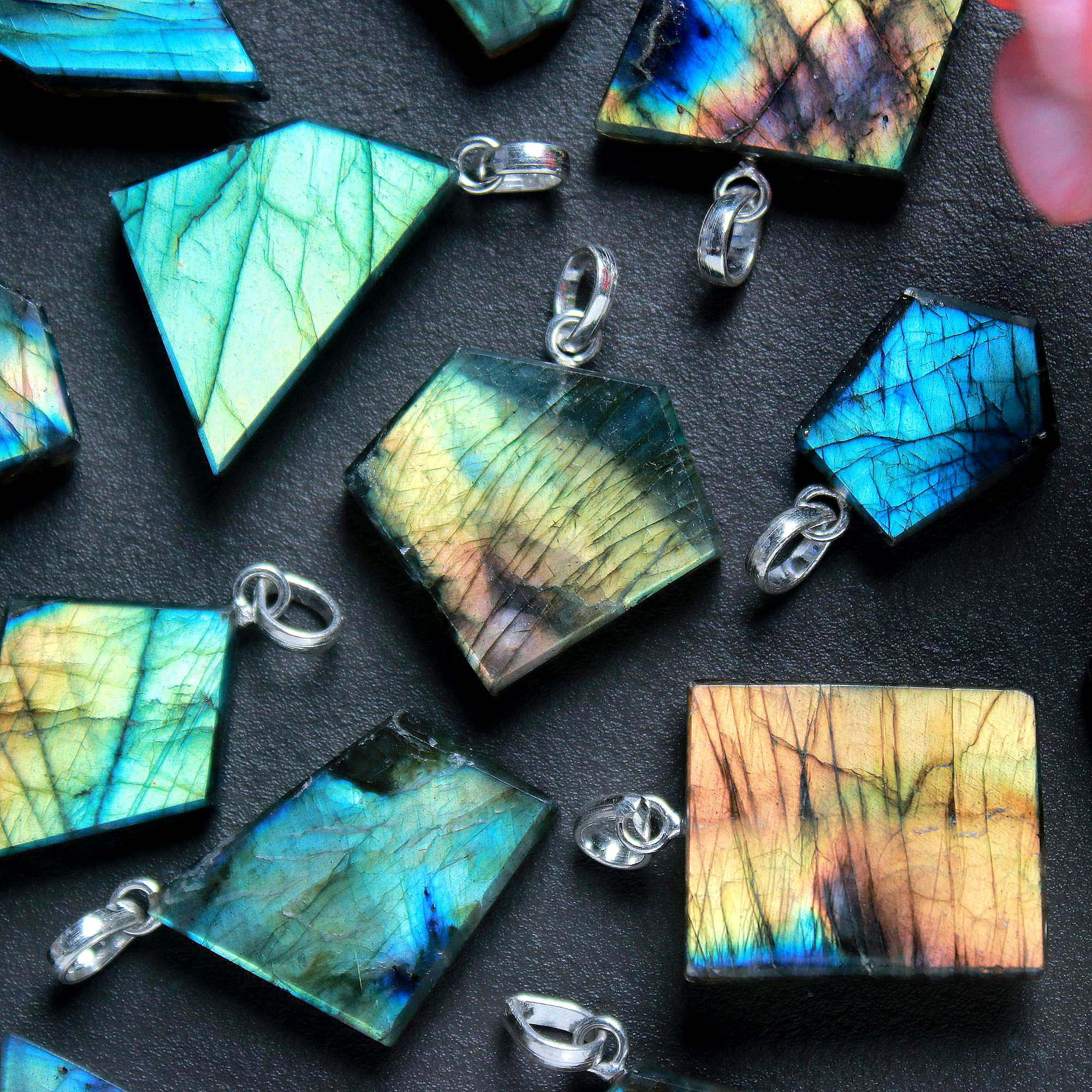 15Pcs 426Cts Natural Labradorite Slice Silver Plated Pendant 36x16 22x15mmG-1947