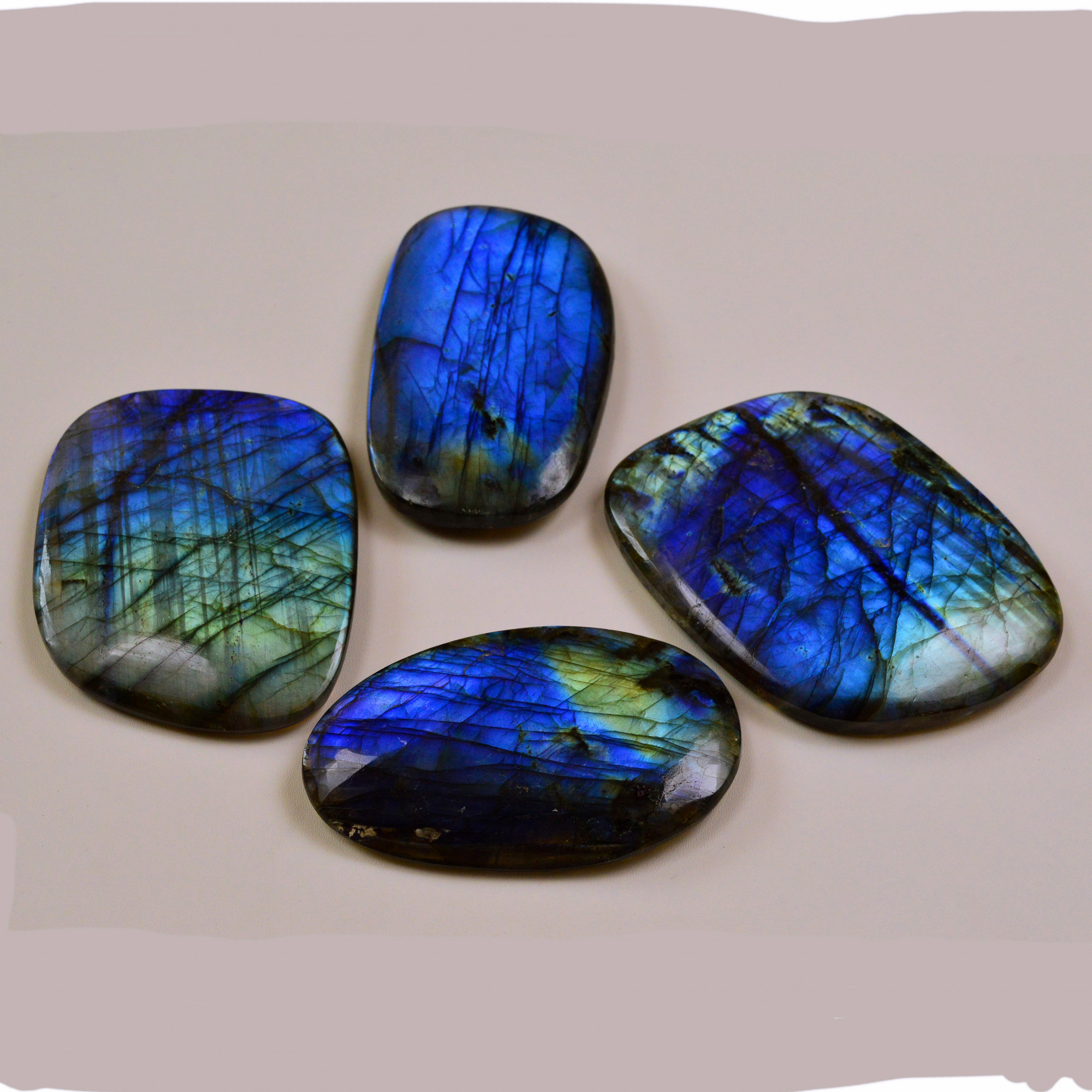 4 Pcs 1743Cts Natural Labradorite Palm Stone Briolette Cabochons Gemstone Lot 76x61 73x44mm 19473