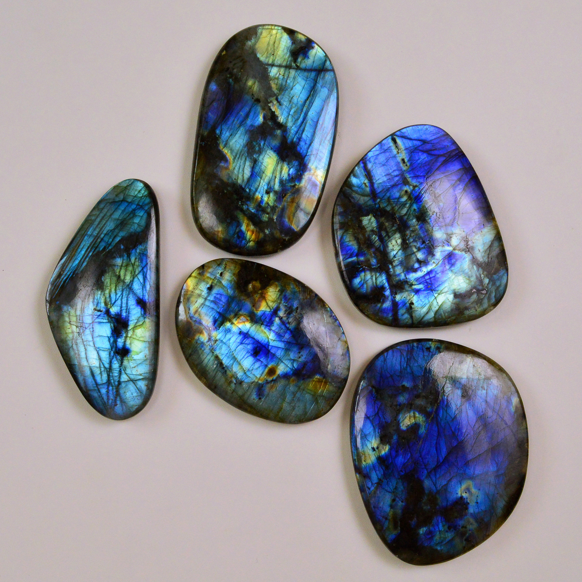5 Pcs 2483Cts Natural Labradorite Palm Stone Briolette Cabochons Gemstone Lot 91x50 70x50mm 19474