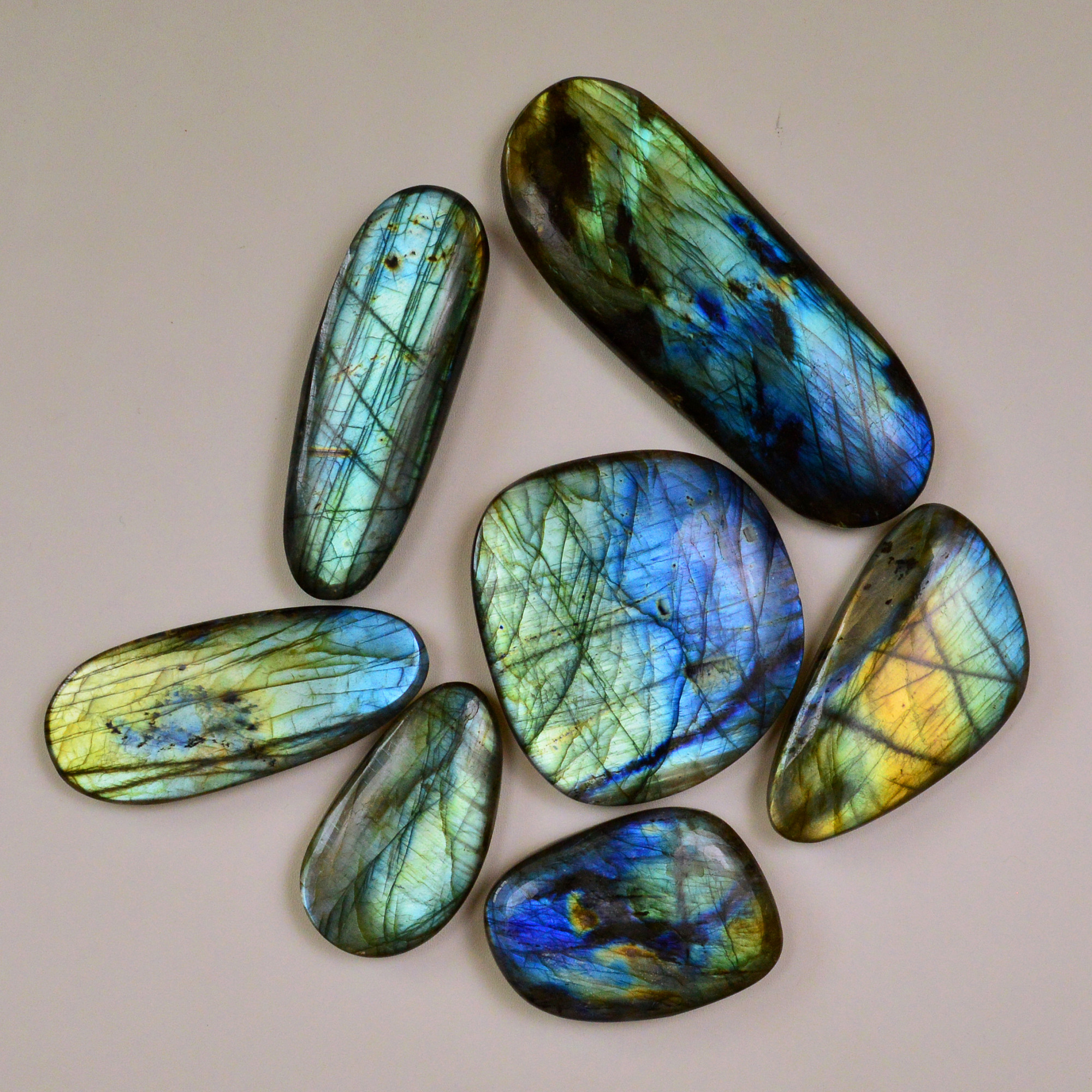 7 Pcs 1707Cts Natural Labradorite Palm Stone Briolette Cabochons Gemstone Lot 100x36 50x26mm 19475