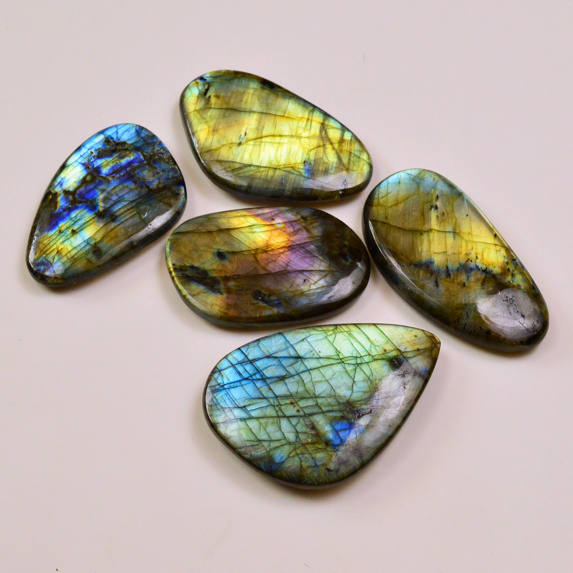 5 Pcs 1626Cts Natural Labradorite Palm Stone Briolette Cabochons Gemstone Lot 73x50 63x43mm 19476
