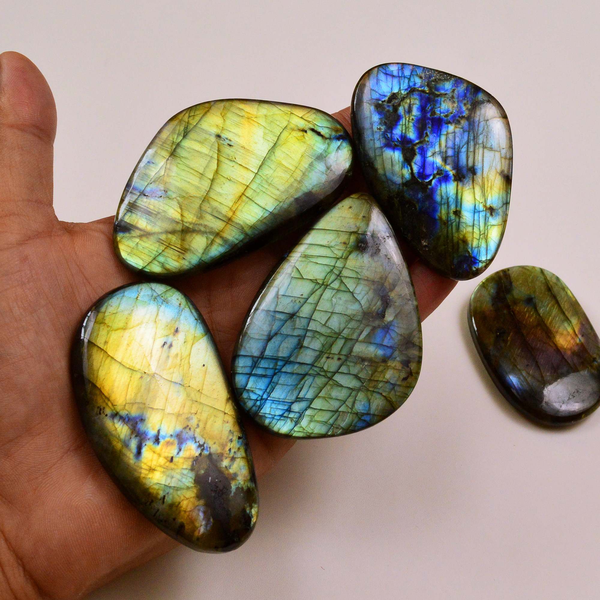 5 Pcs 1626Cts Natural Labradorite Palm Stone Briolette Cabochons Gemstone Lot 73x50 63x43mm 19476