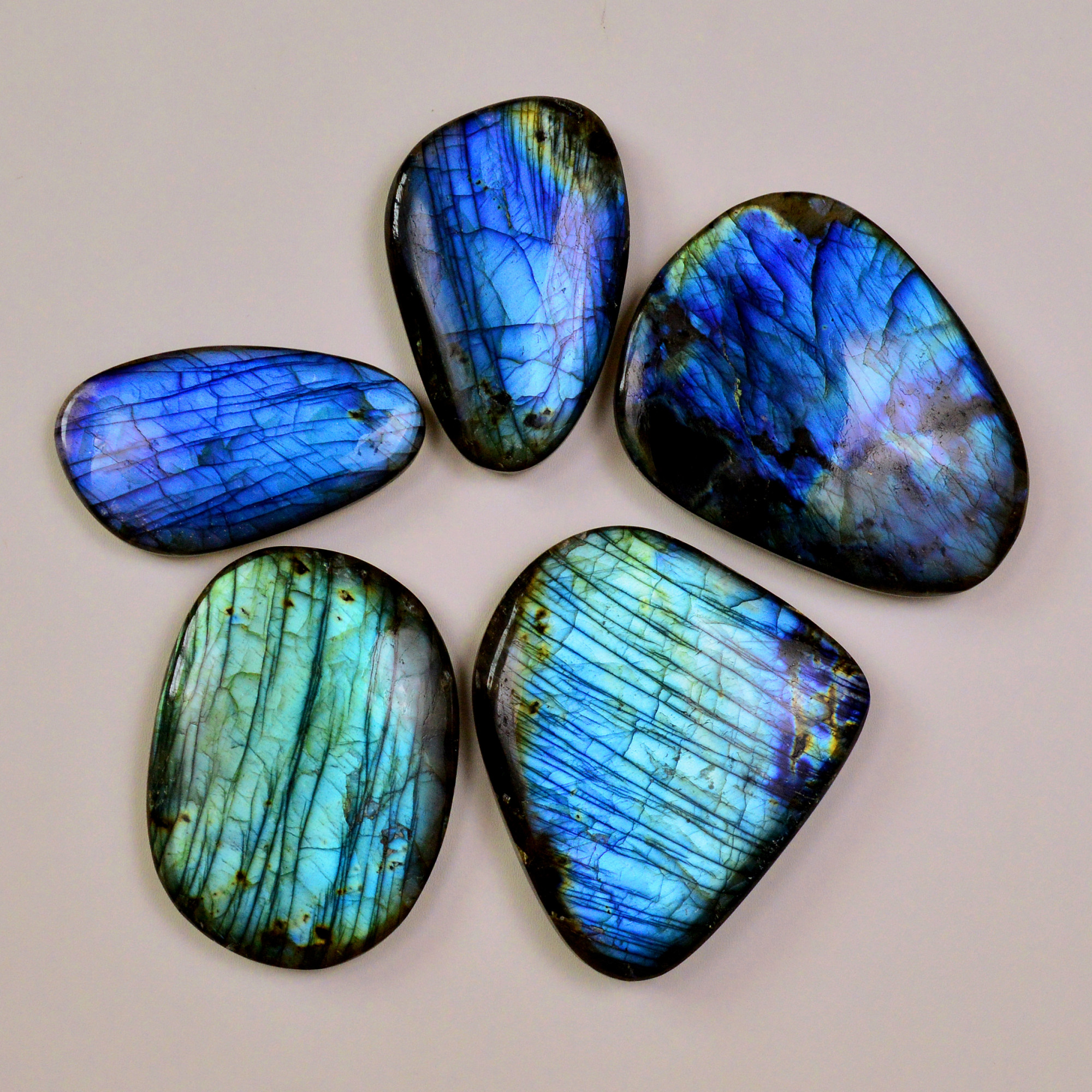 5 Pcs 1663Cts Natural Labradorite Palm Stone Briolette Cabochons Gemstone Lot 72x53 59x32 mm 19479