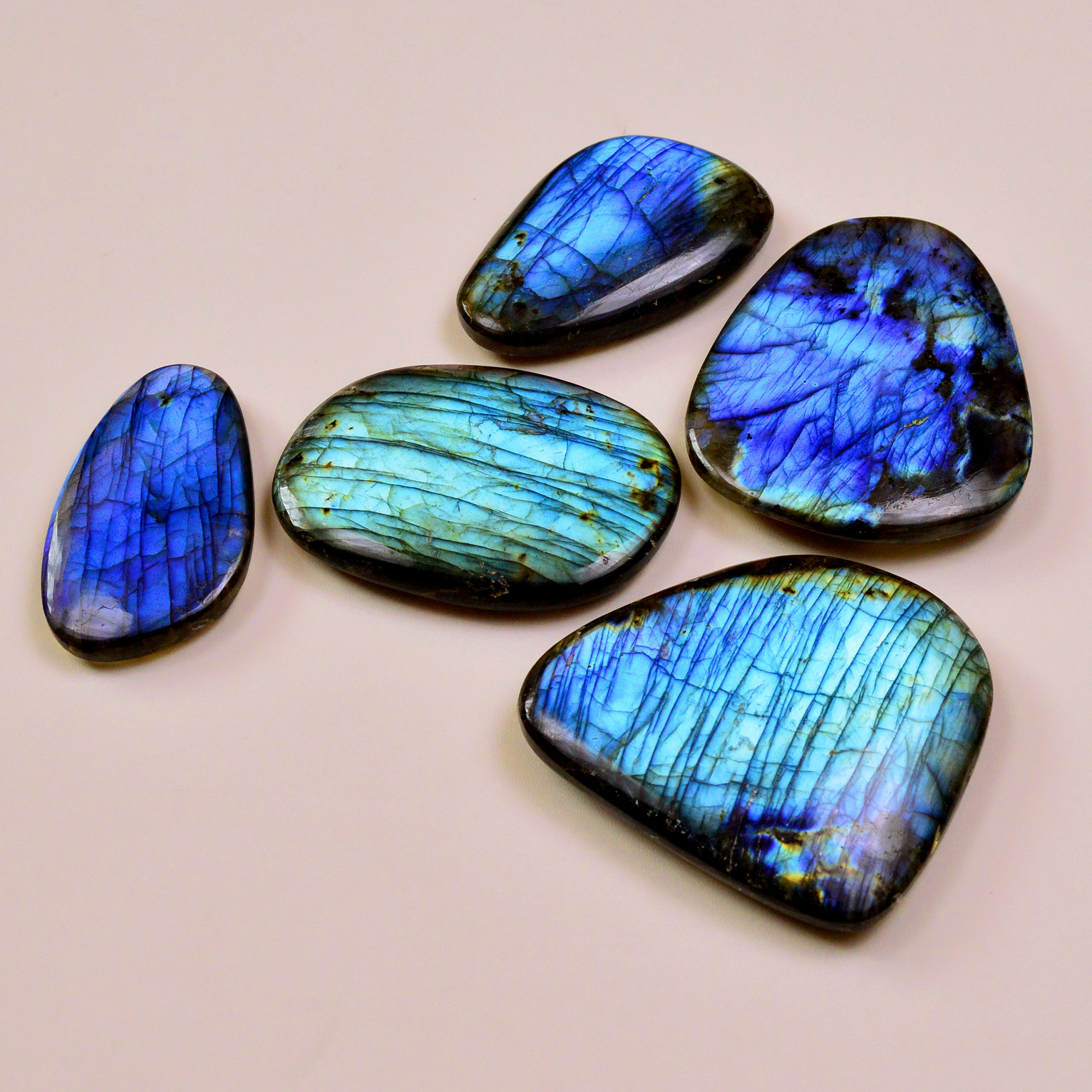 5 Pcs 1663Cts Natural Labradorite Palm Stone Briolette Cabochons Gemstone Lot 72x53 59x32 mm 19479