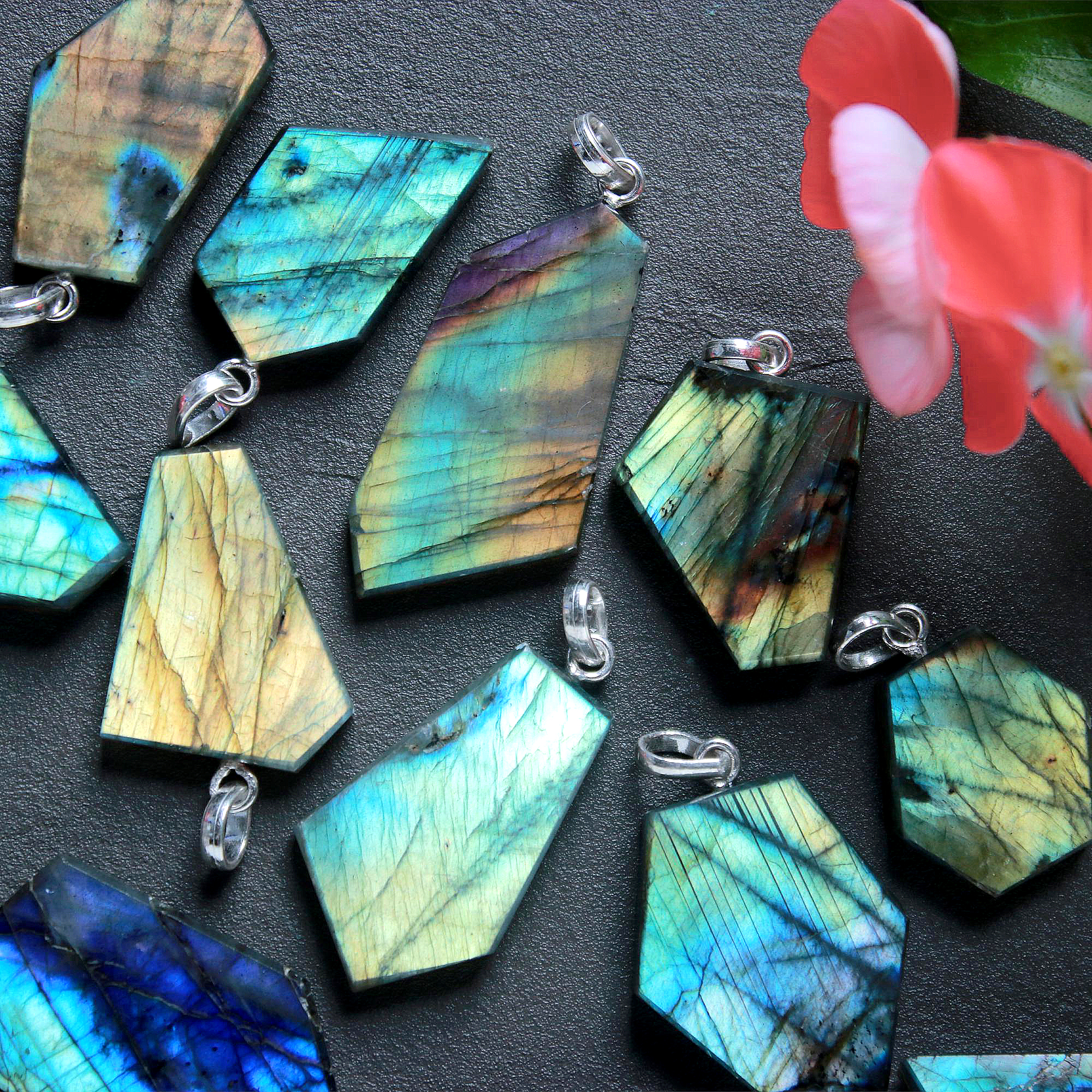 15Pcs 533Cts Natural Labradorite Slice Silver Plated Pendant 40x21 26x20mmG-1948