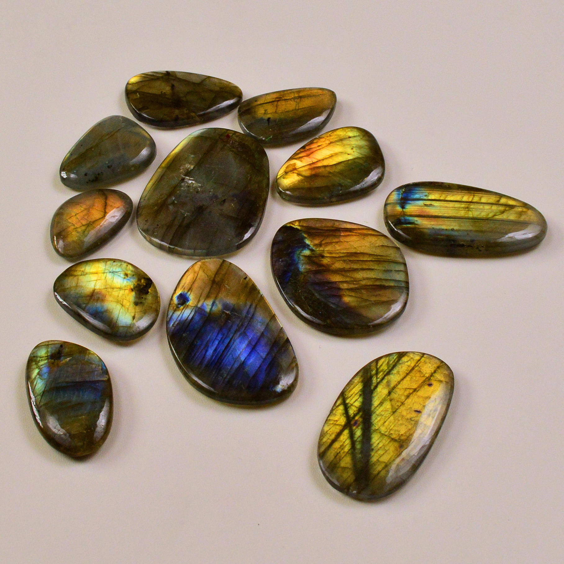 12 Pcs 649Cts Natural Labradorite Palm Stone Briolette Cabochons Gemstone Lot 45x23 26x15mm 19481