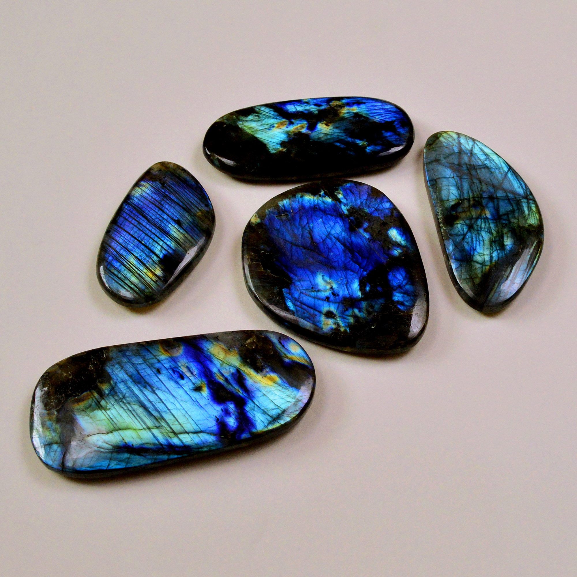 5 Pcs 2165Cts Natural Labradorite Palm Stone Briolette Cabochons Gemstone Lot 95x40 67x38mm 19483