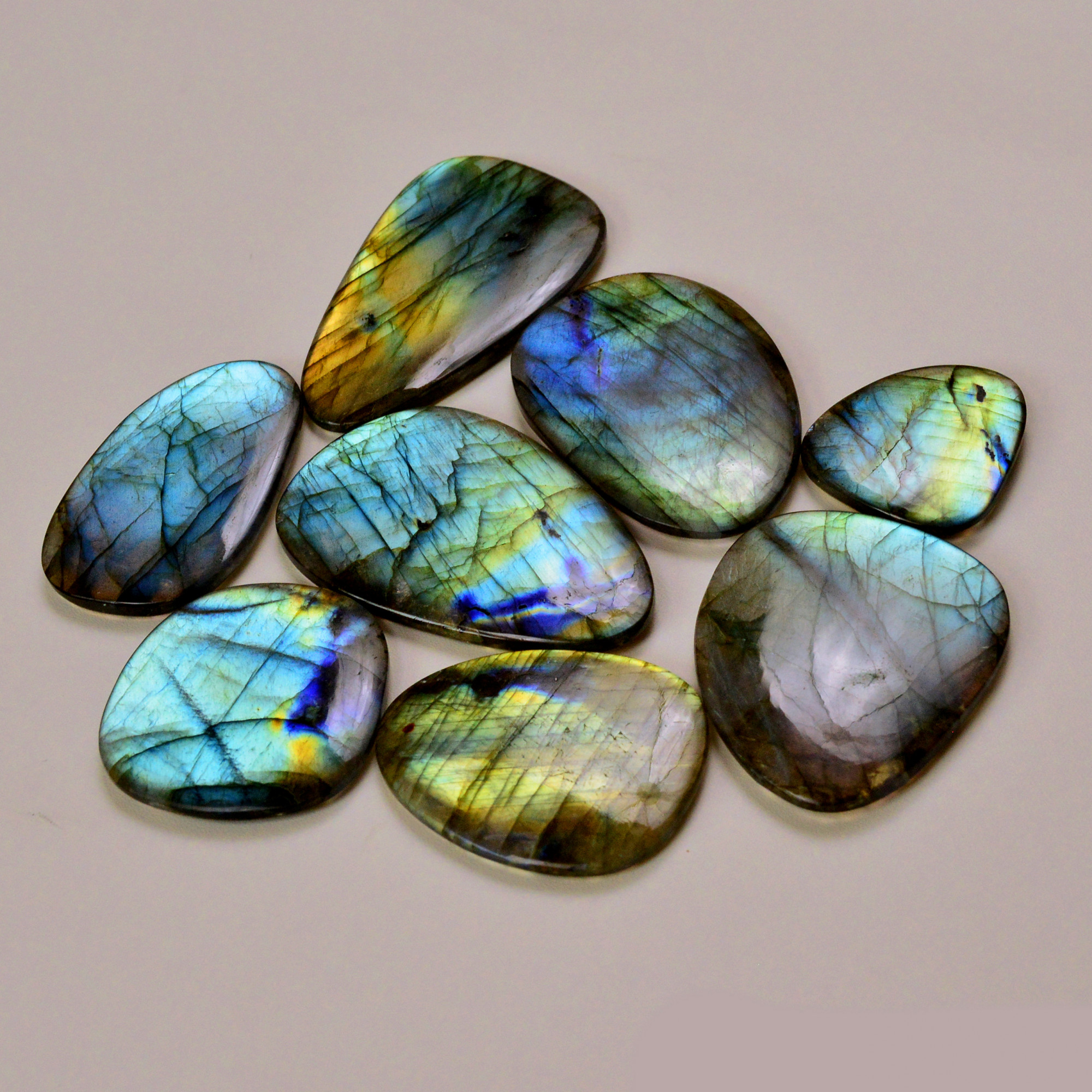 8 Pcs 601Cts Natural Labradorite Palm Stone Briolette Cabochons Gemstone Lot 55x34 30x25mm 19484