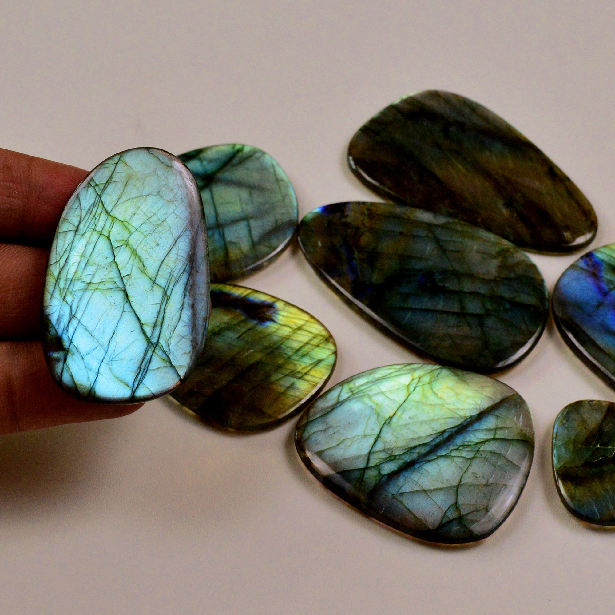 8 Pcs 601Cts Natural Labradorite Palm Stone Briolette Cabochons Gemstone Lot 55x34 30x25mm 19484