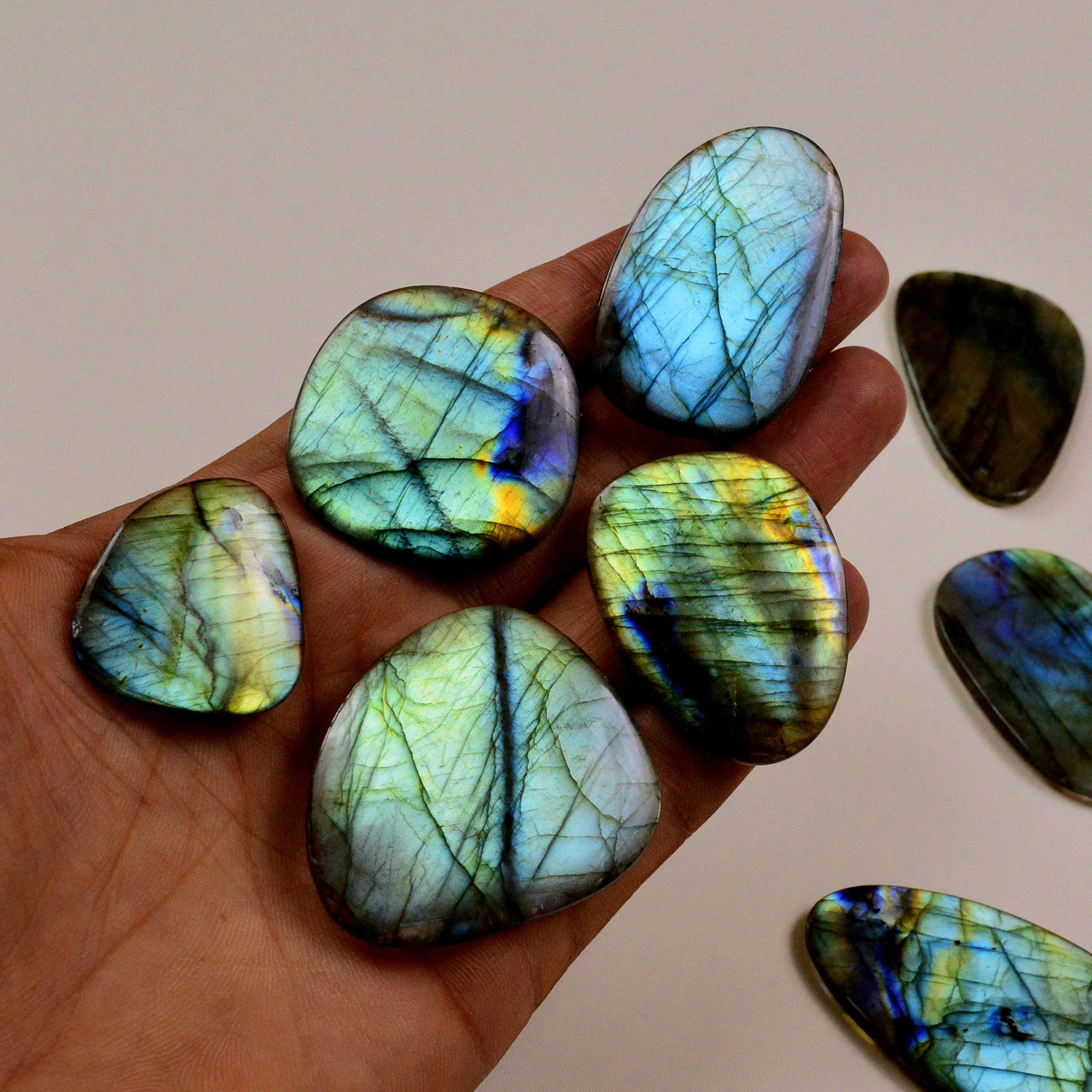 8 Pcs 601Cts Natural Labradorite Palm Stone Briolette Cabochons Gemstone Lot 55x34 30x25mm 19484
