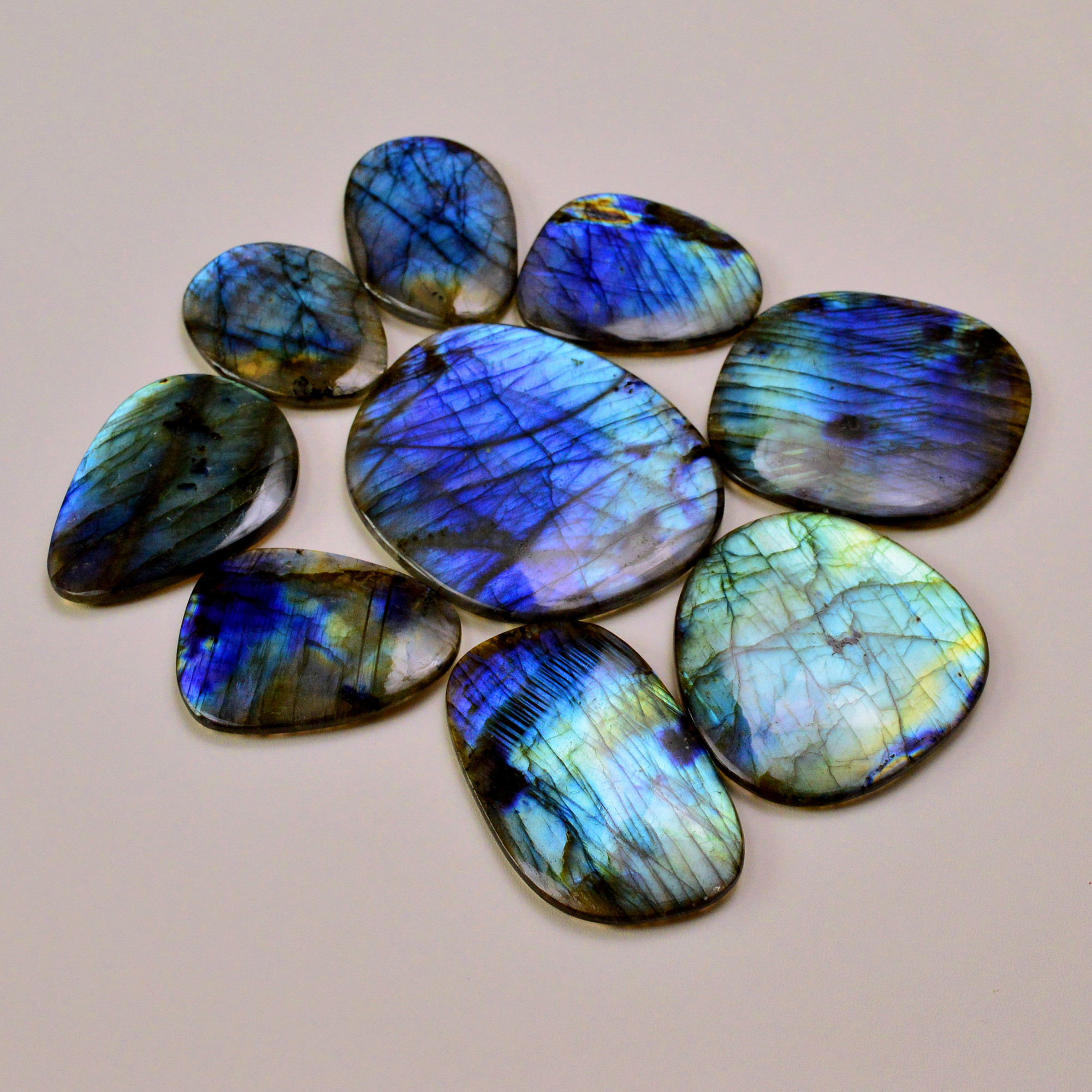 9 Pcs 812Cts Natural Labradorite Palm Stone Briolette Cabochons Gemstone Lot 58x50 37x27mm 19485