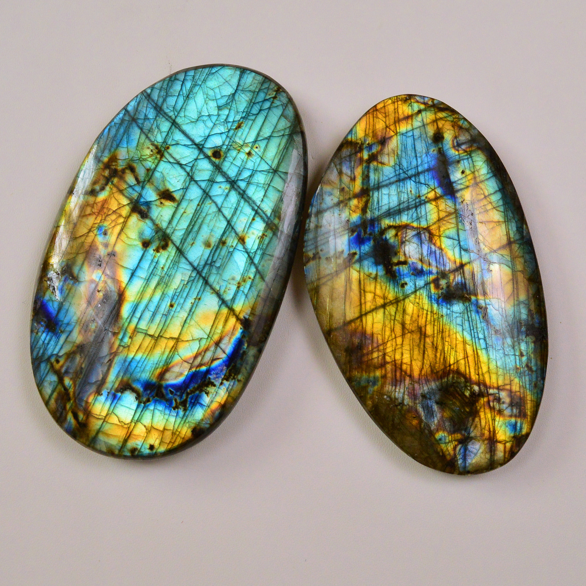 2 Pcs 1228Cts Natural Labradorite Palm Stone Briolette Cabochons Gemstone Lot 96x53 92x52 mm 19486