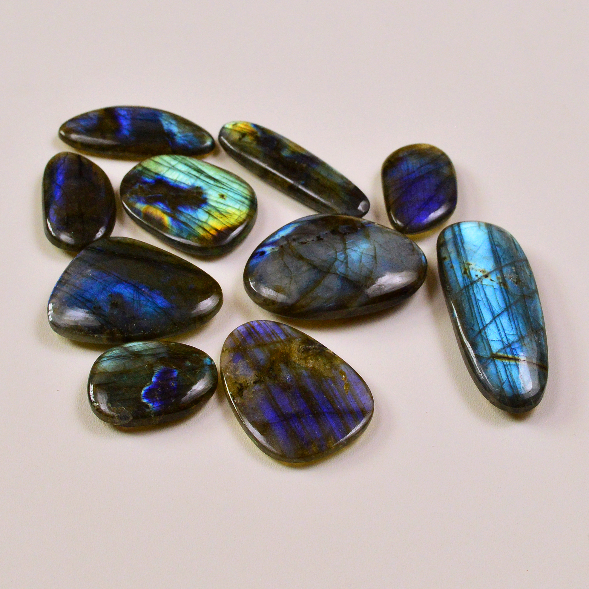 10 Pcs 633Cts Natural Labradorite Palm Stone Briolette Cabochons Gemstone Lot 49x12 27x20mm 19487