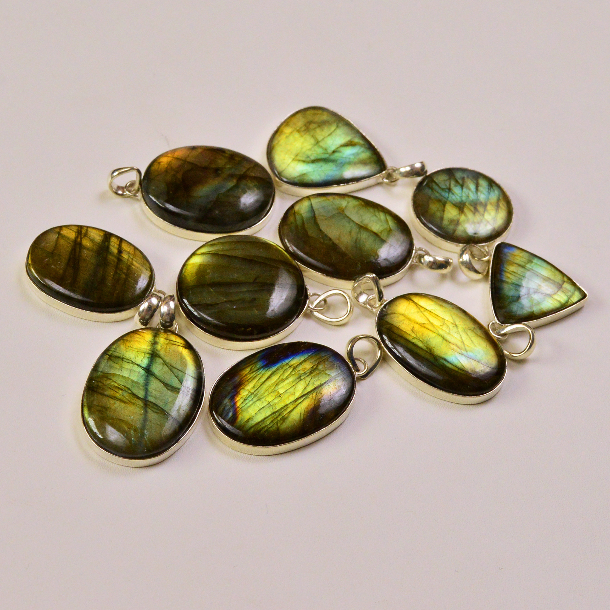 10 Pcs 312Cts  Labradorite Gemstone Silver Plated Pendant 25x20 16x18mm 19489