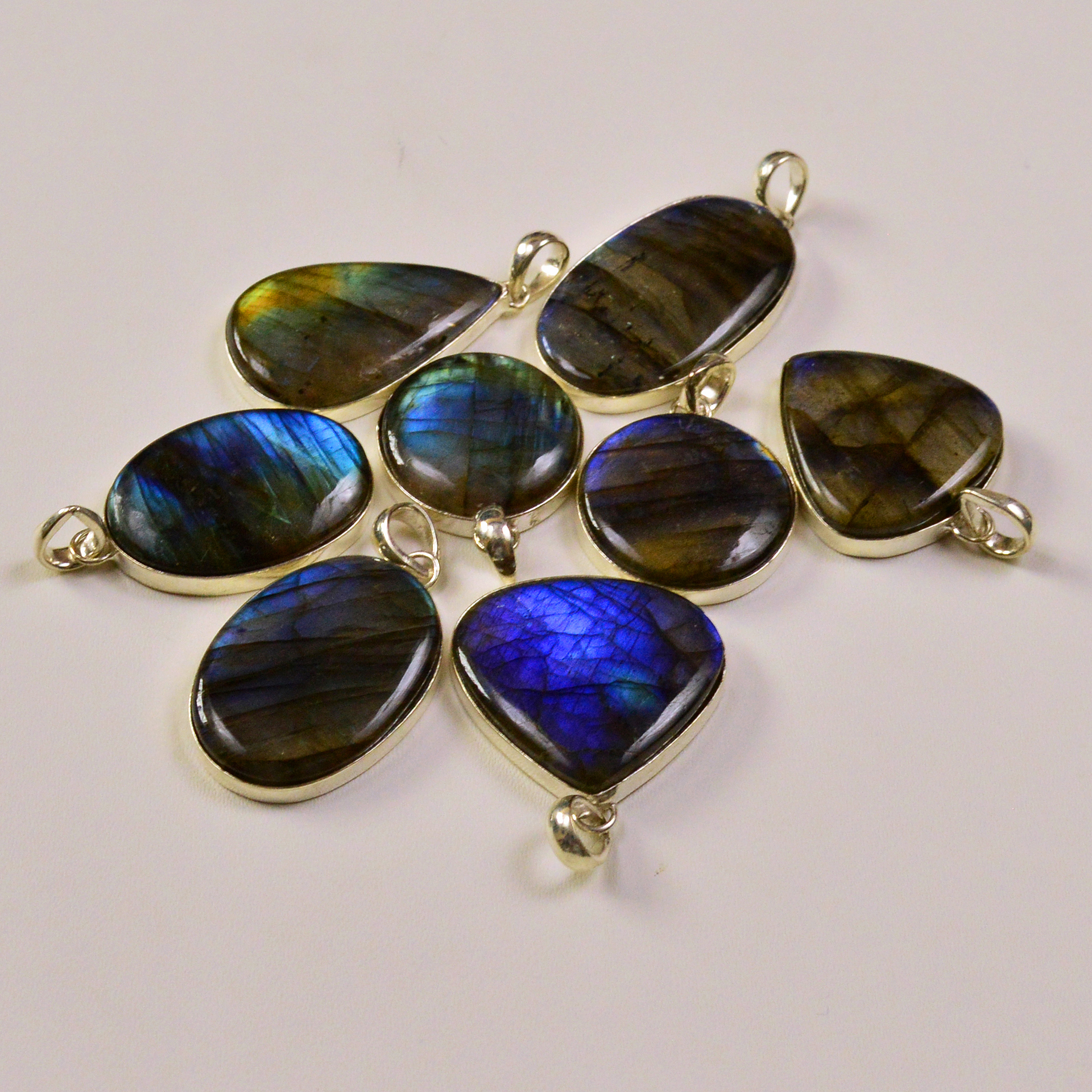 8 Pcs 252Cts  Labradorite Gemstone Silver Plated Pendant Lot 30x17 18x18mm 19492