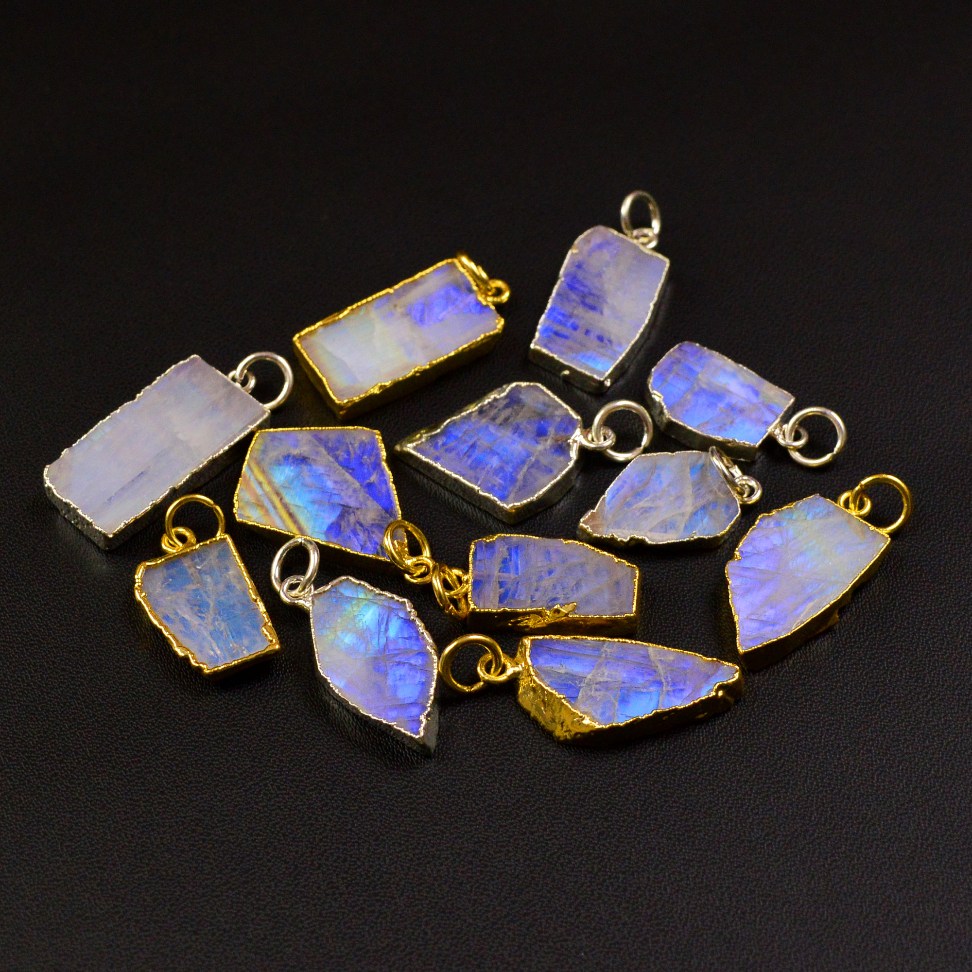 12 Pcs 113Cts Rainbow Moonstone Gemstone Gold Silver Pendant for Jewellery Making 20x10 12x9mm 19496