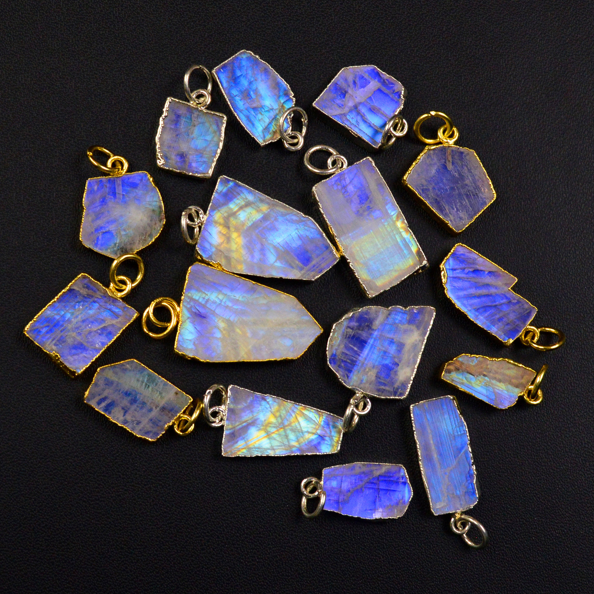 16 Pcs 125Cts   Rainbow Moonstone Gemstone Gold  Silver Pendant for Jewellery Making  20x12 12x5mm 19497
