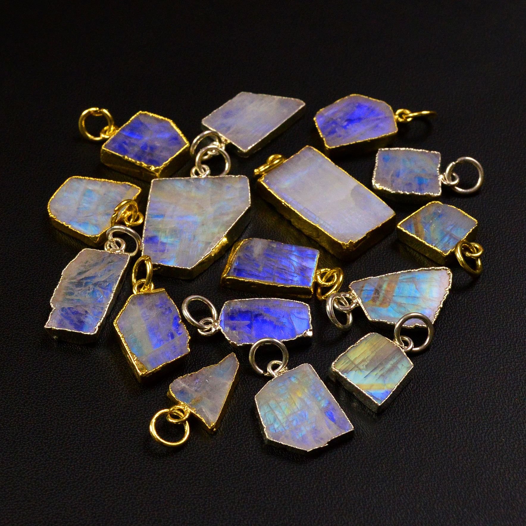 16 Pcs 109Cts   Rainbow Moonstone Gemstone Gold  Silver Pendant for Jewellery Making  20x10 10x5mm 19499
