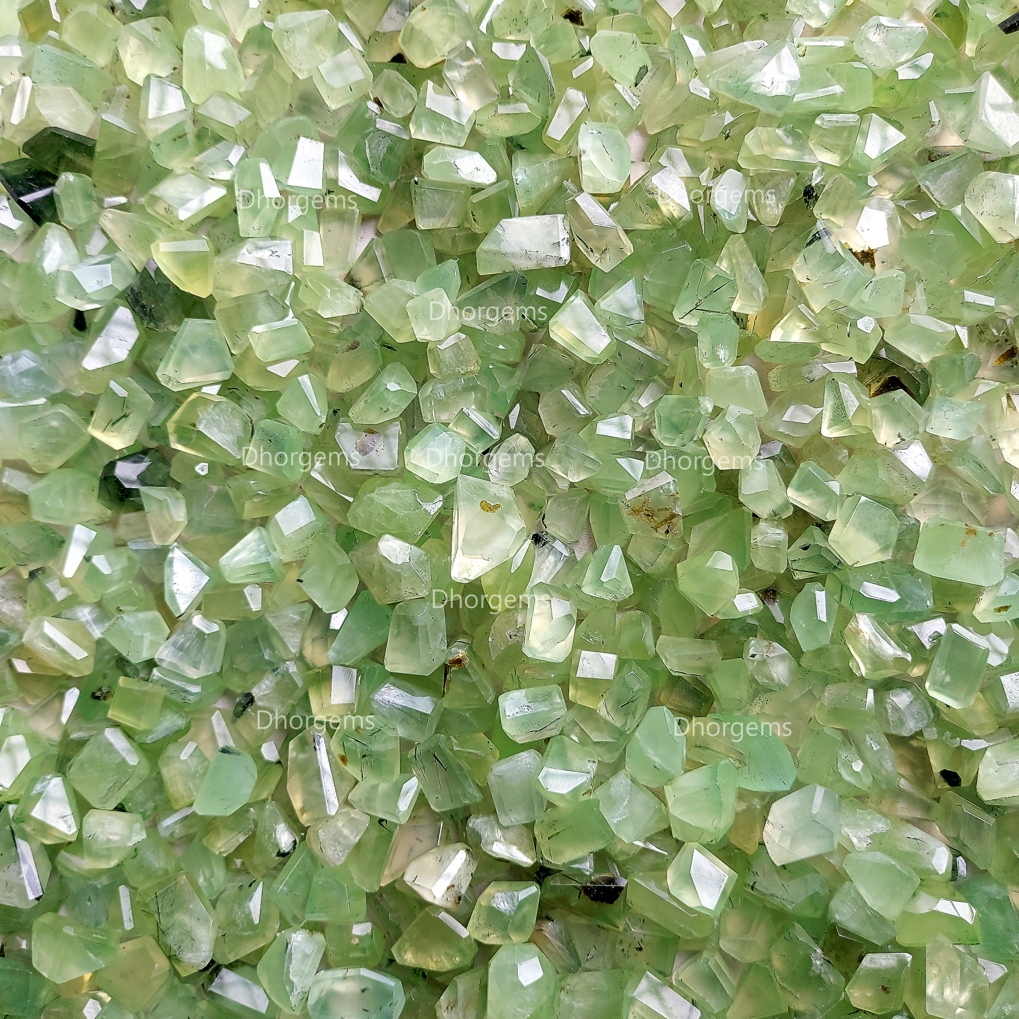 Natural Prehnite Polished Faceted Tumble Gemstone Green Prehnite Crystal Healing Stone Collectors Specimen Mineral for Jewelry Making Random Selection Gemstone