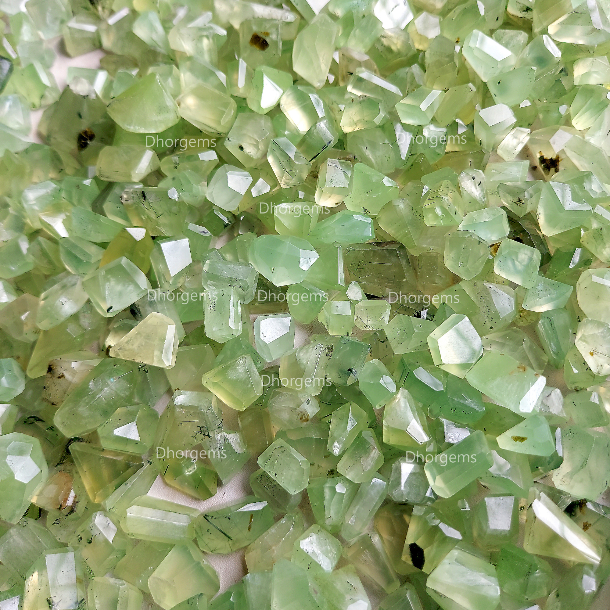 Natural Prehnite Polished Faceted Tumble Gemstone Green Prehnite Crystal Healing Stone Collectors Specimen Mineral for Jewelry Making Random Selection Gemstone