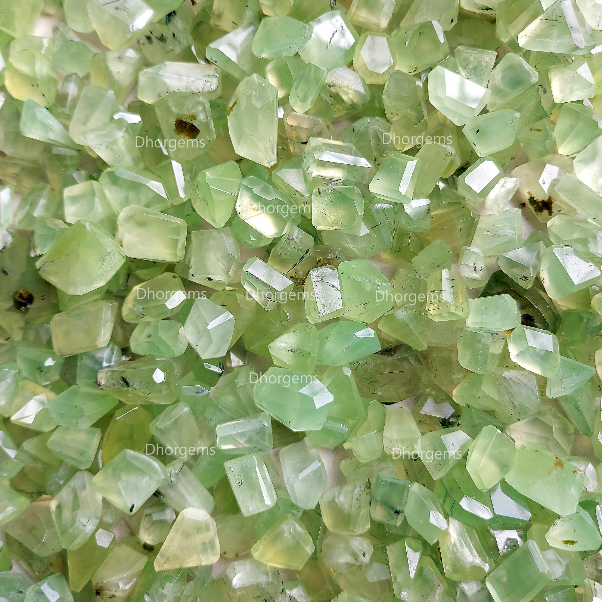 Natural Prehnite Polished Faceted Tumble Gemstone Green Prehnite Crystal Healing Stone Collectors Specimen Mineral for Jewelry Making Random Selection Gemstone