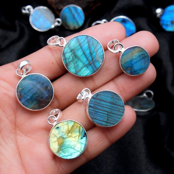 10 Pcs 272CTS Natural Multi Colour Labradorite Silver Plated Round Shape Necklace Pendants Lot Size 34x23 22x17mm