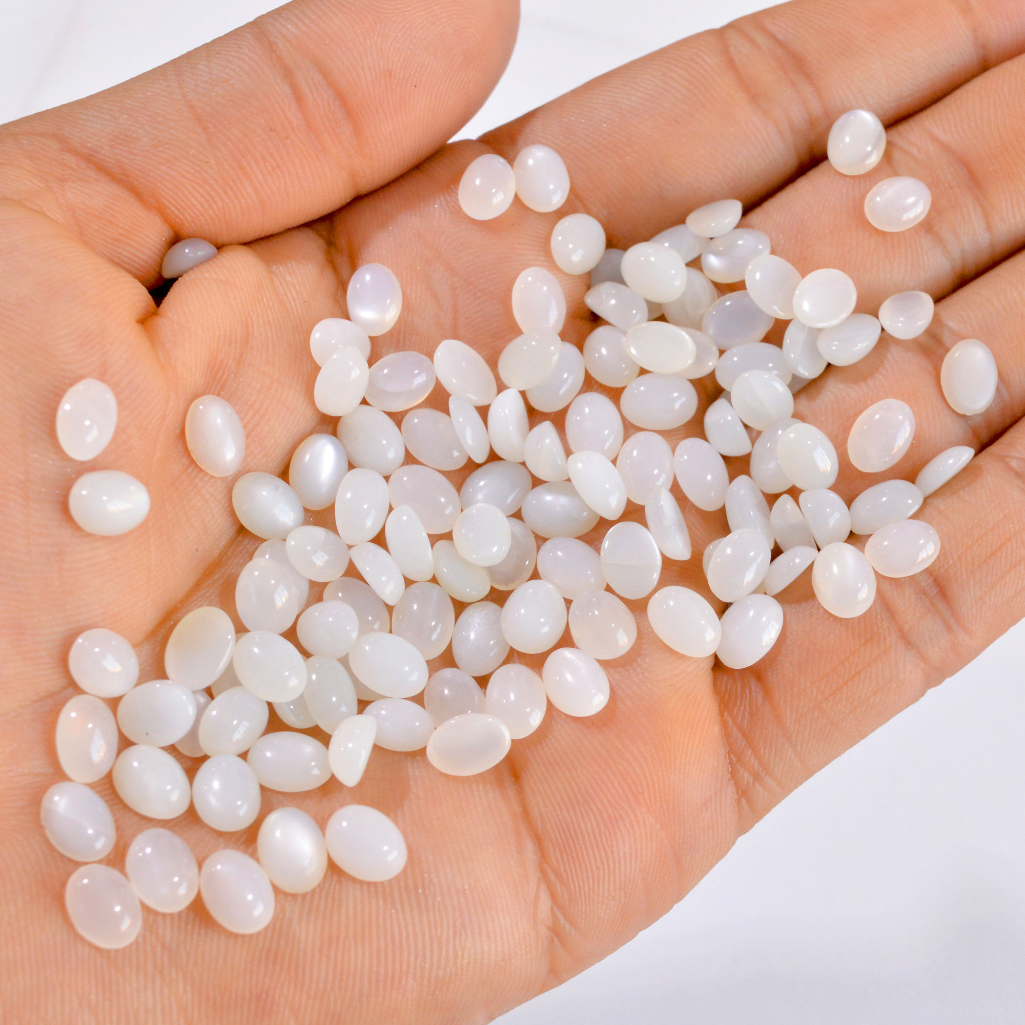115 Pcs 126 Cts Natural White Moonstone Oval Shape Cabochon Gemstone Lot 8x6mm 2884