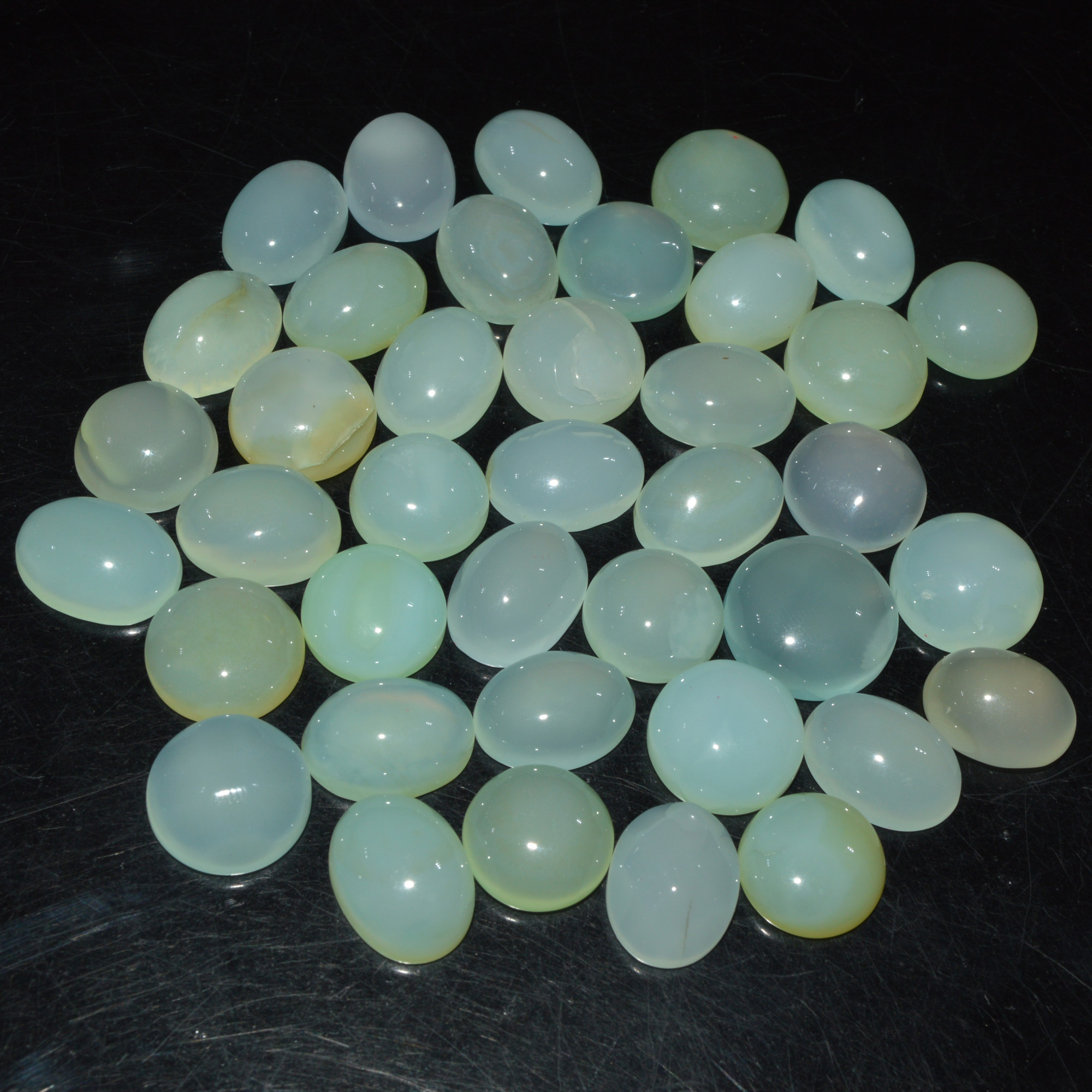 39 Pcs 392Cts Natural Green Chalcedony Cabochon Gemstone Handmade Jewelry Making Healing Crystals Lot 15x15 11x11mm 3588