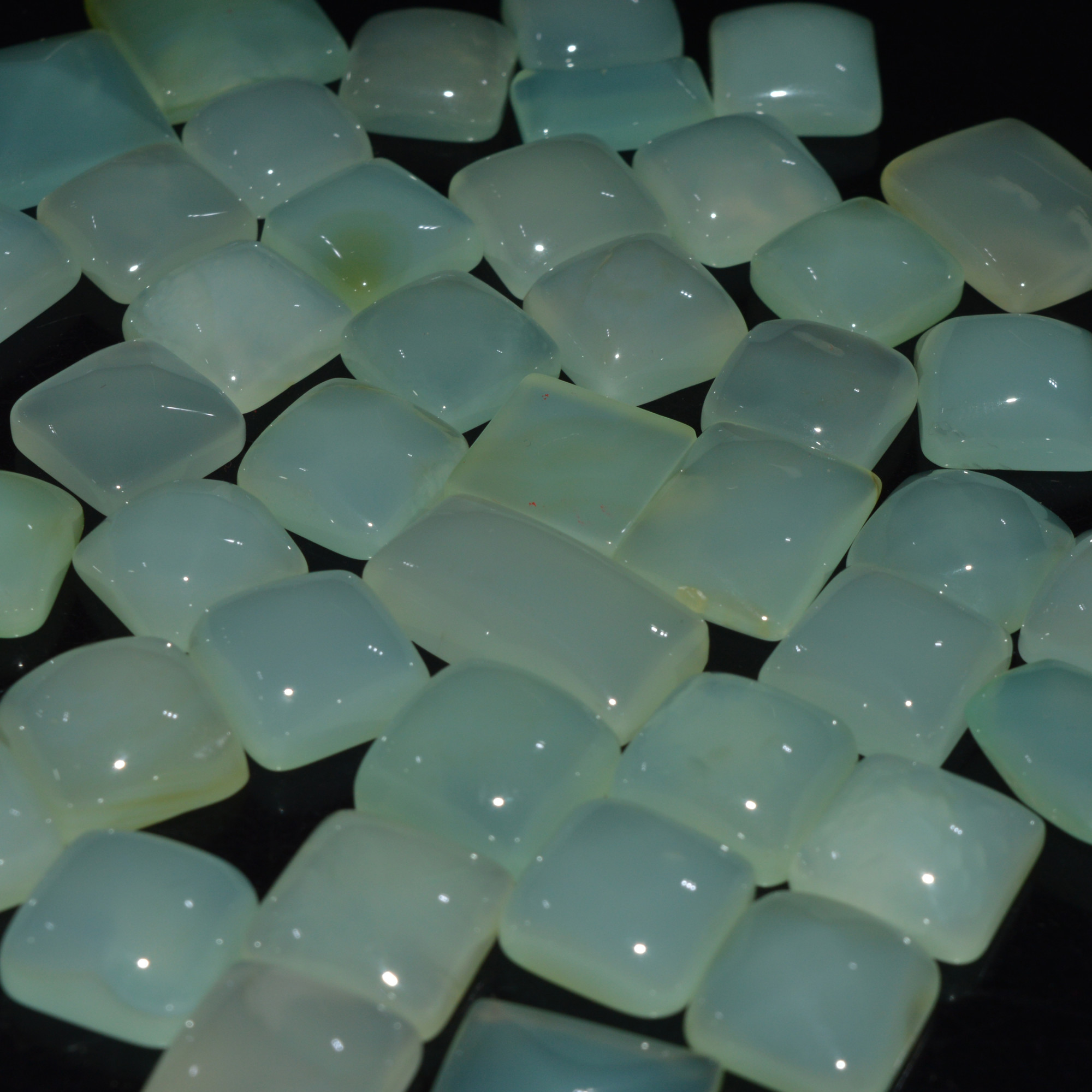 47 Pcs 395Cts Natural Green Chalcedony Cabochon Gemstone Handmade Jewelry Making Healing Crystals Lot 14x14 10x10mm 3590