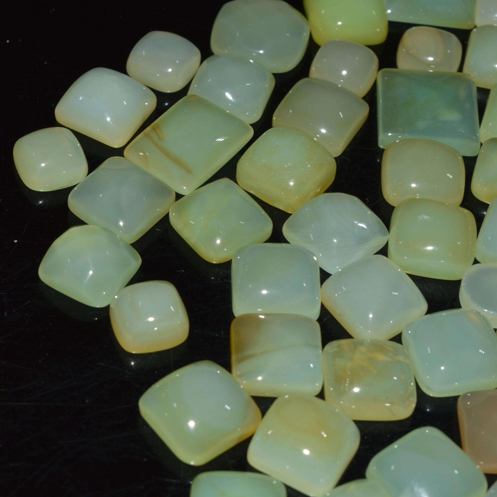 62 Pcs 490Cts Natural Green Chalcedony Cabochon Gemstone Handmade Jewelry Making Healing Crystals Lot 13x13 9x9mm 3594