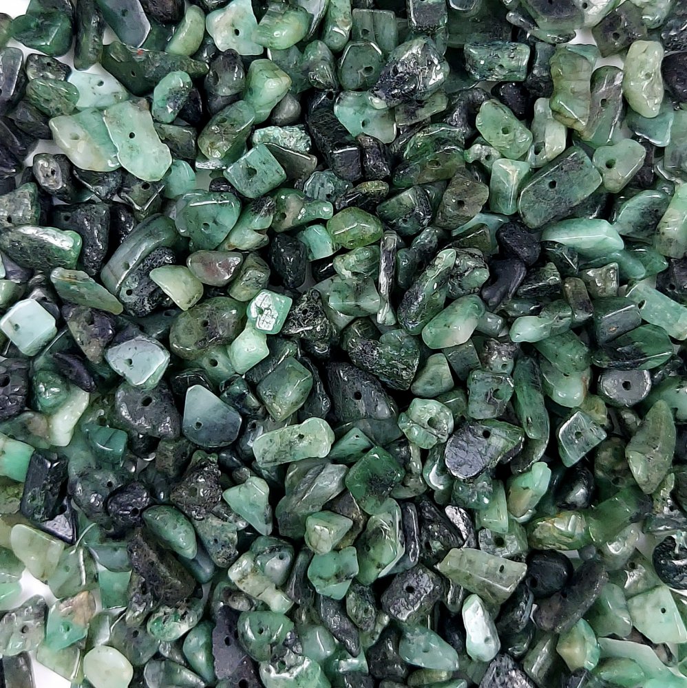 509Pcs 551Cts  Natural Green Emerald Gemstone Chips Uncut Beads for Jewelry Making Center Drill Loose Gemstones Nuggets Chips Smooth Beads Bracelet Gift for Her 11x6 10x6mm#G-415