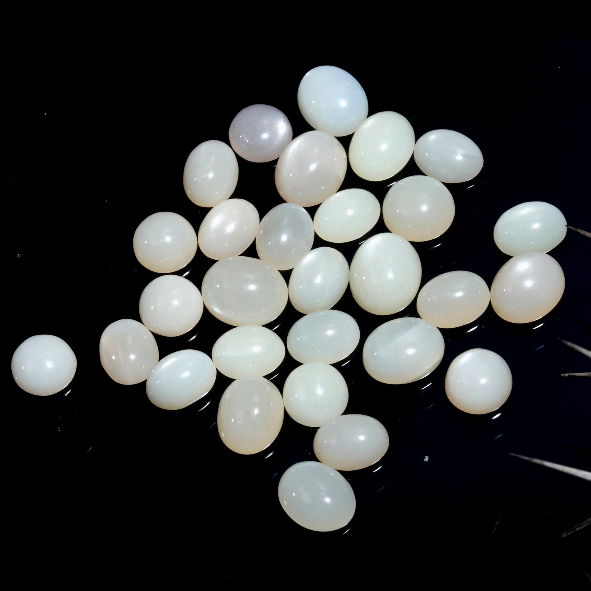 29 Pcs. 66Cts. Natural White Rainbow Moonstone polished Mix Cabochon Wholesale Loose Lot Size 11x9 8x8mm Gemstone for jewelry