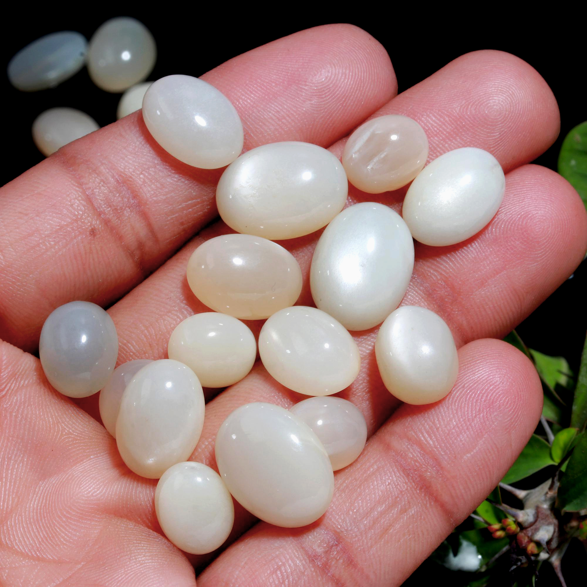 28 Pcs. 152Cts. Natural White Rainbow Moonstone polished Mix Cabochon Wholesale Loose Lot Size 16x12 12x9mm Gemstone for jewelry