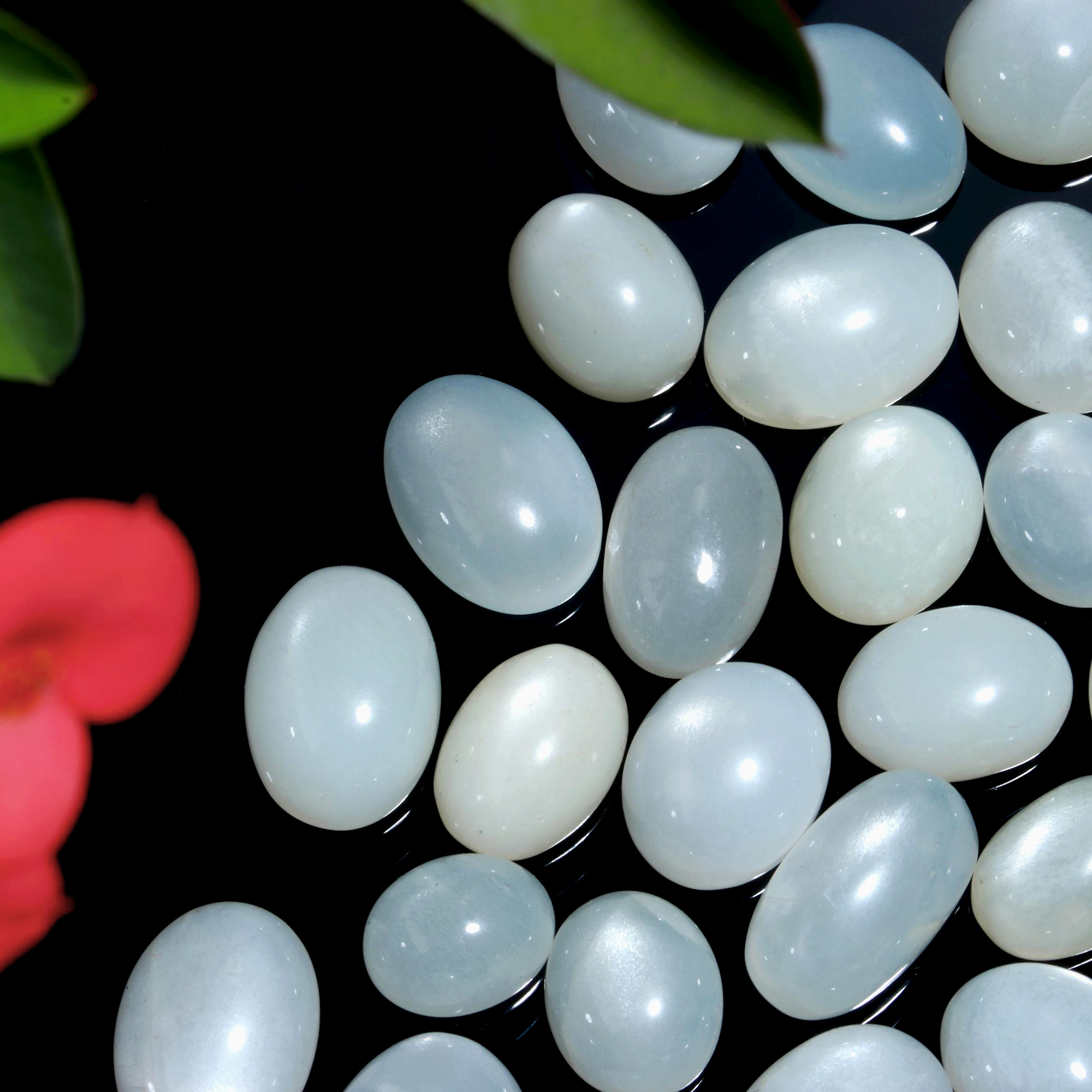 35 Pcs. 154Cts. Natural White Rainbow Moonstone polished Mix Cabochon Wholesale Loose Lot Size 15x9 10x7mm Gemstone for jewelry