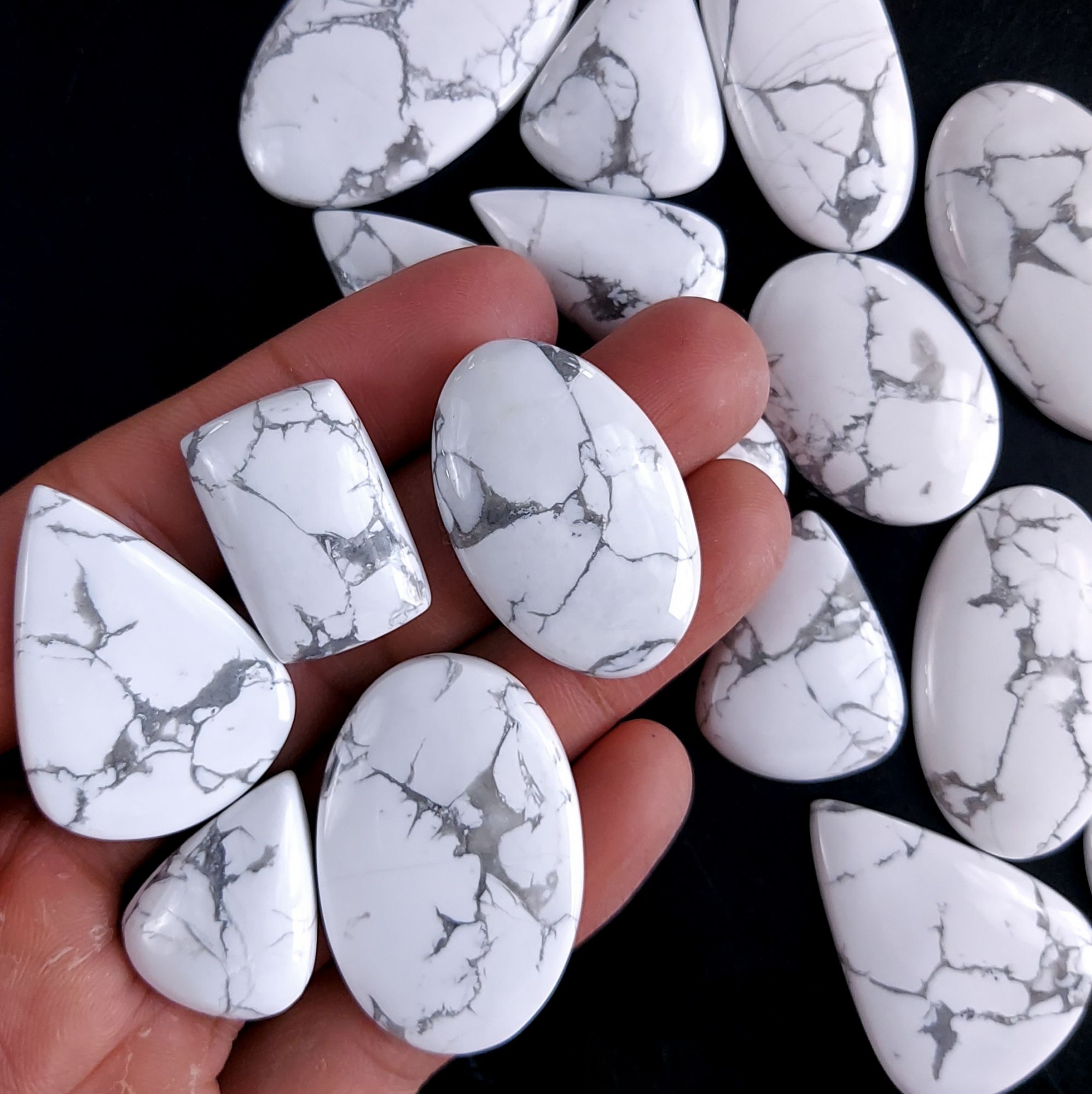 18Pcs 741Cts Natural White Howlite Loose Cabochon Flat Back Handmade Gemstone Lot Mix Size And Shape For Jewelry Making 40x22 21x16mm9576